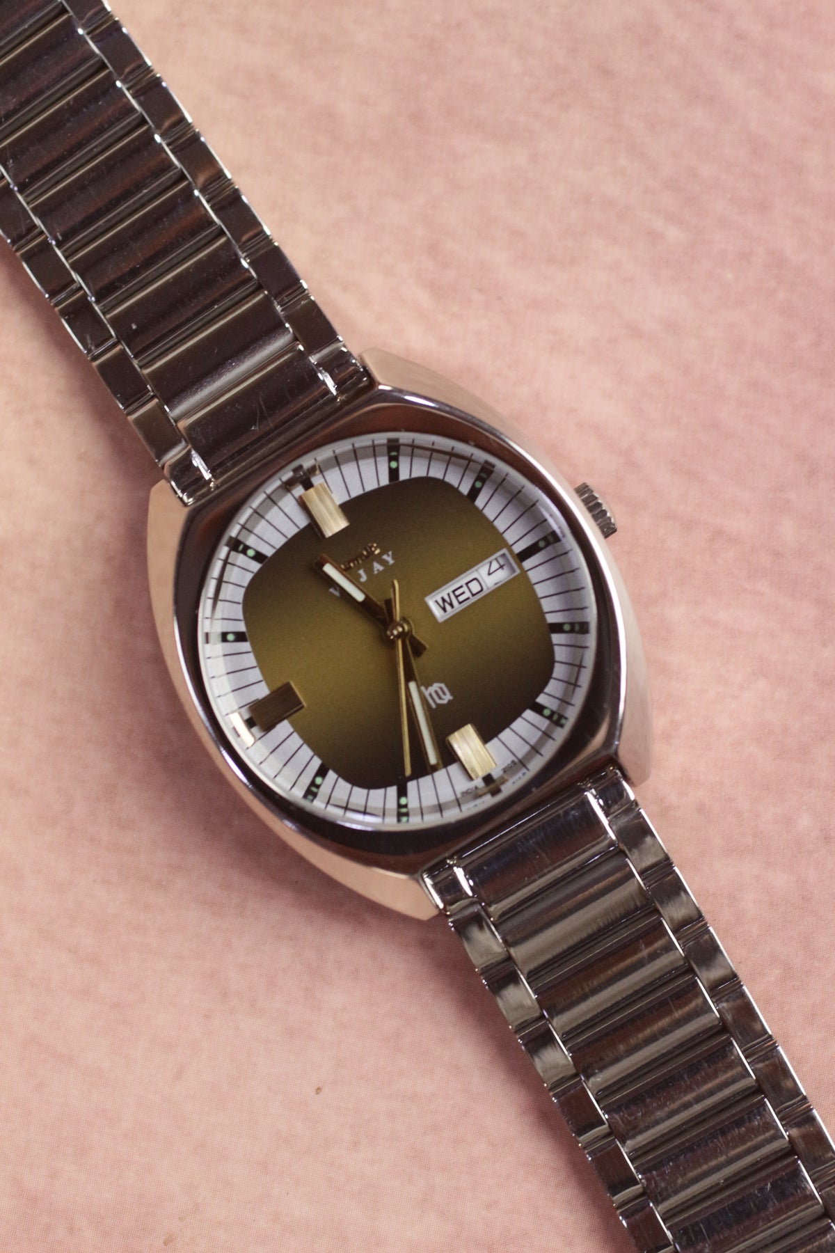HMT Vijay Quartz - Gold Dial