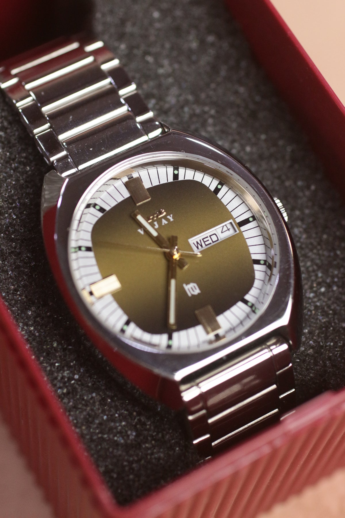 HMT Vijay Quartz - Gold Dial