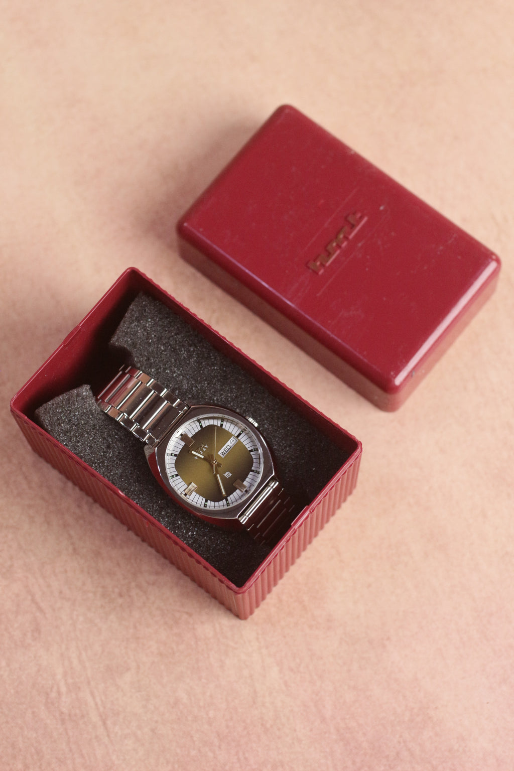 HMT Vijay Quartz - Gold Dial