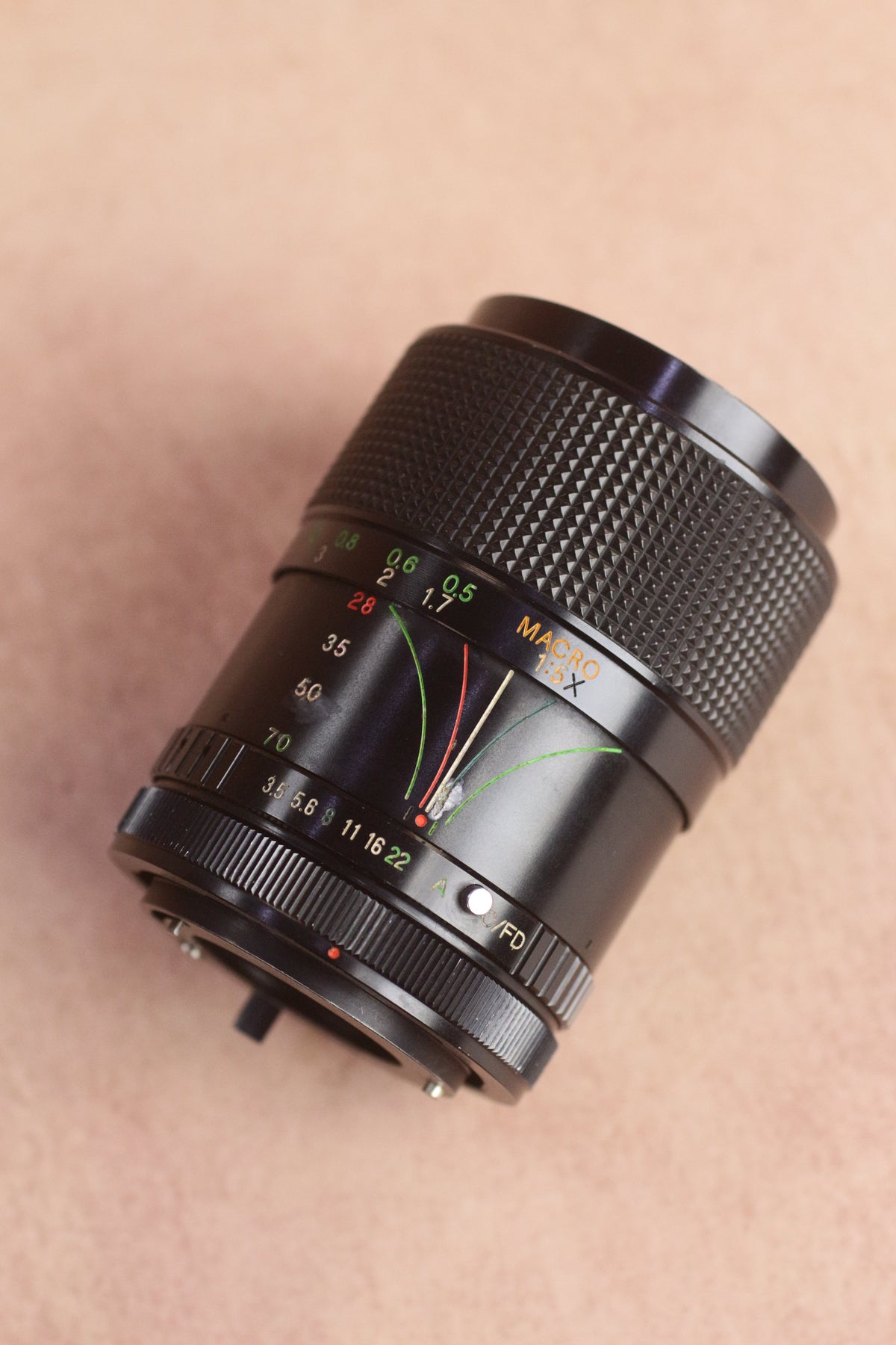 Centon MC Auto Zoom 28-70mm f/3.5-4.5 (Canon FD)