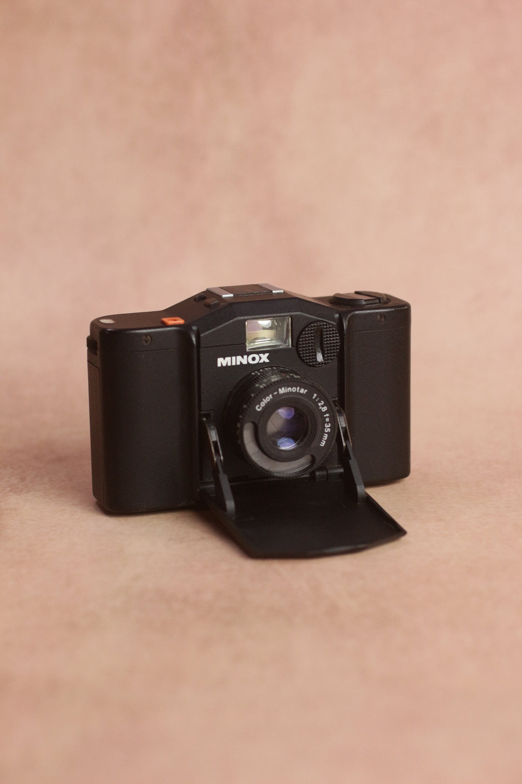 Minox 35 GT + Flash — Display Piece