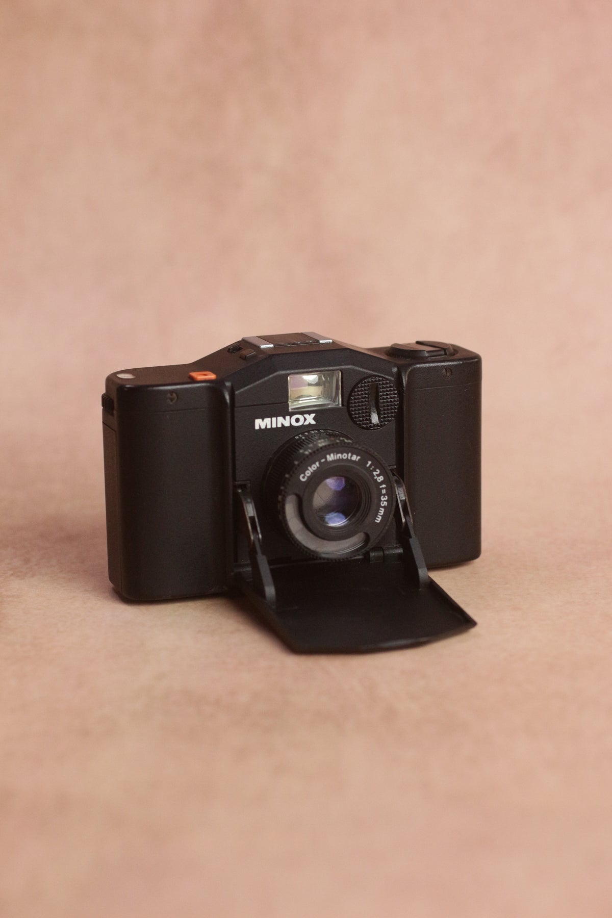 Minox 35 GT + Flash — Display Piece