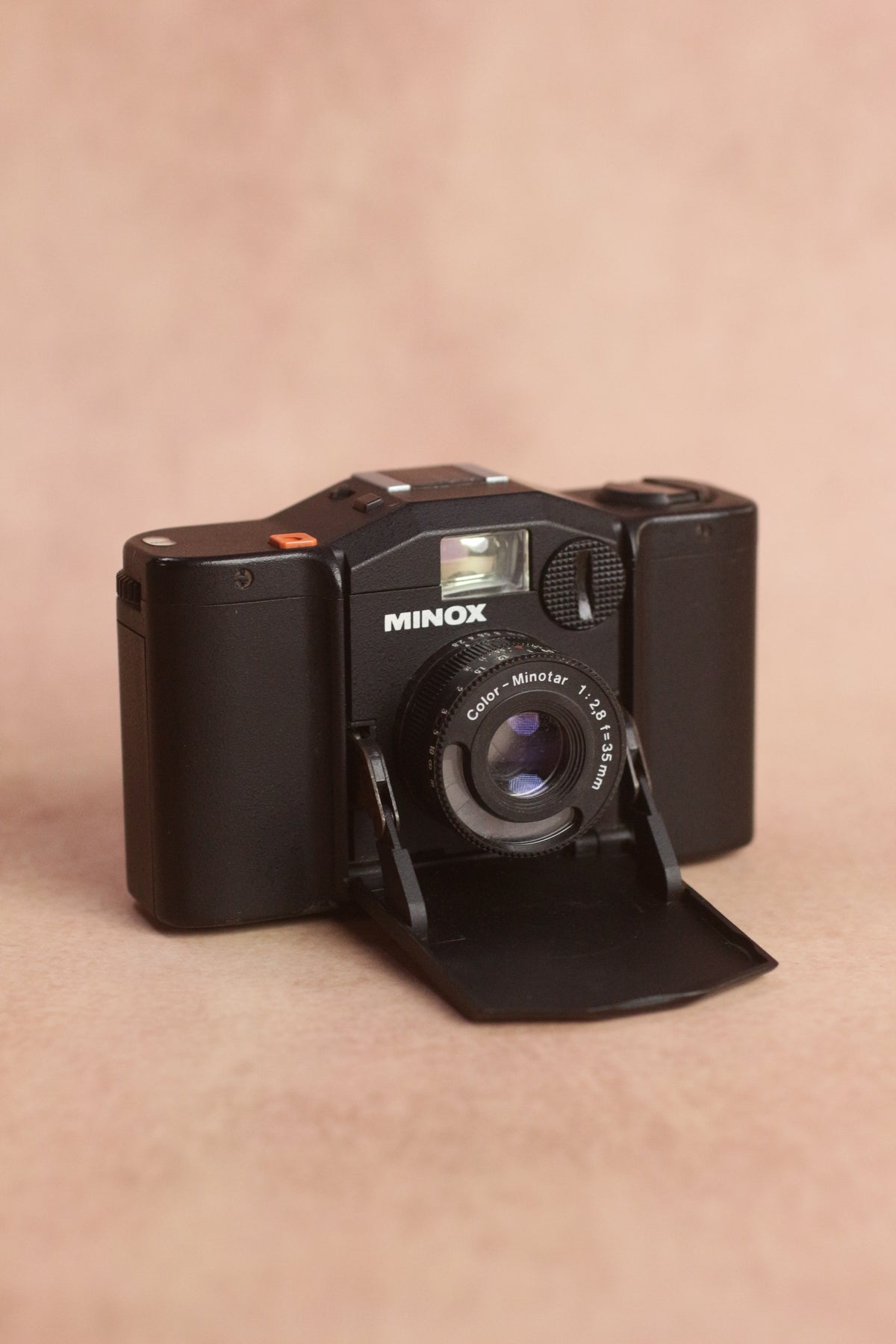 Minox 35 GT + Flash — Display Piece