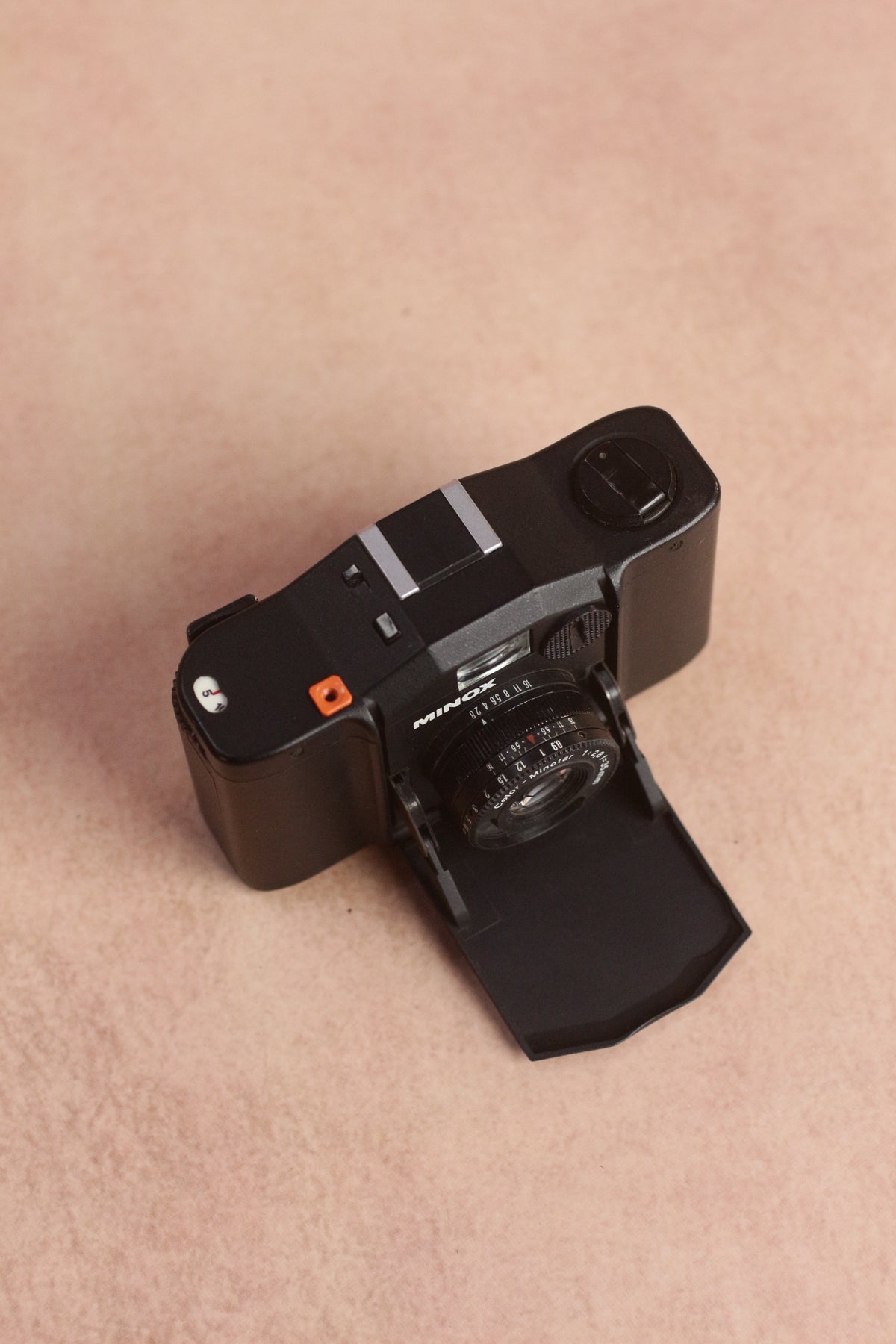 Minox 35 GT + Flash — Display Piece