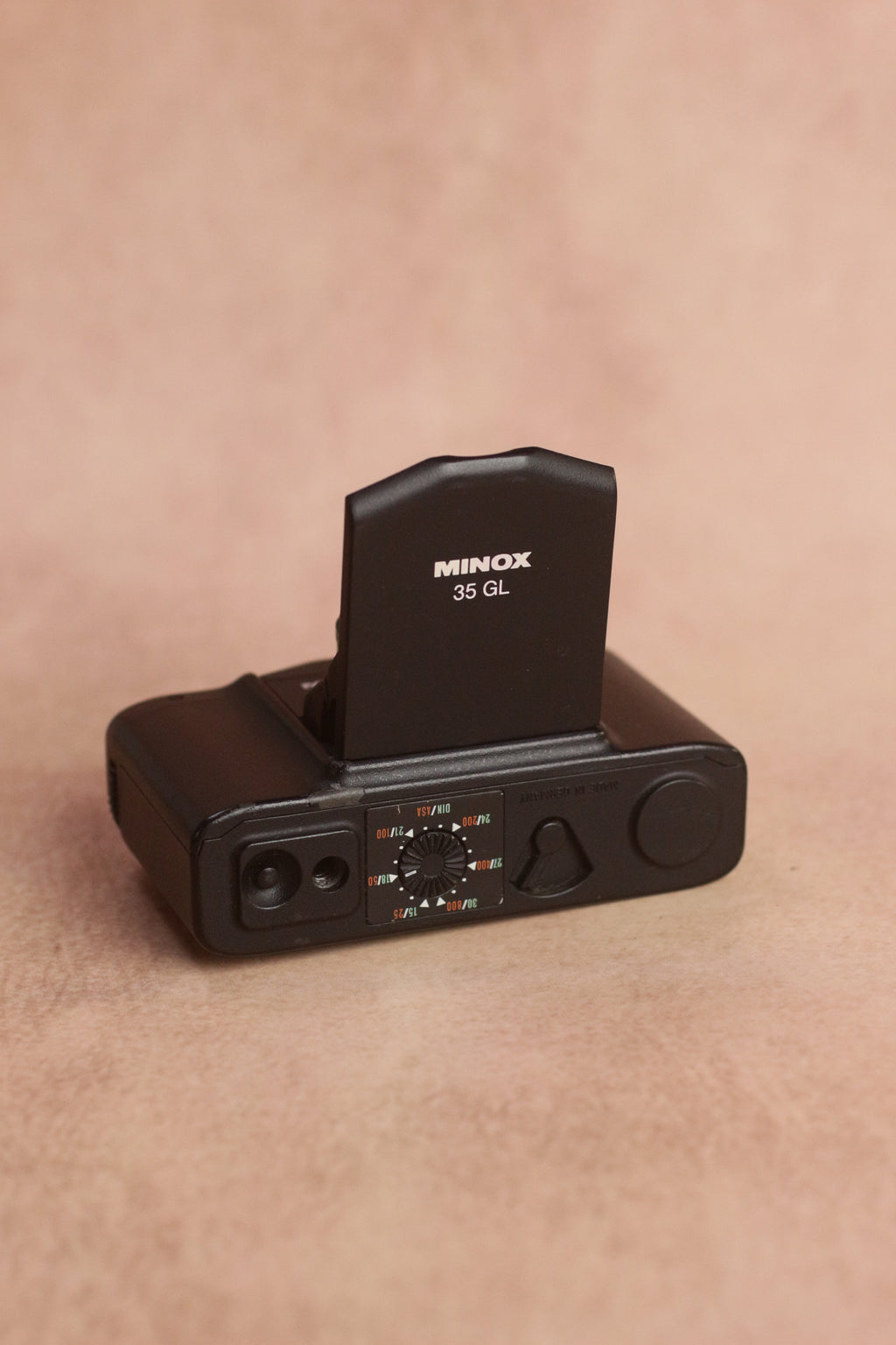 Minox 35 GT + Flash — Display Piece