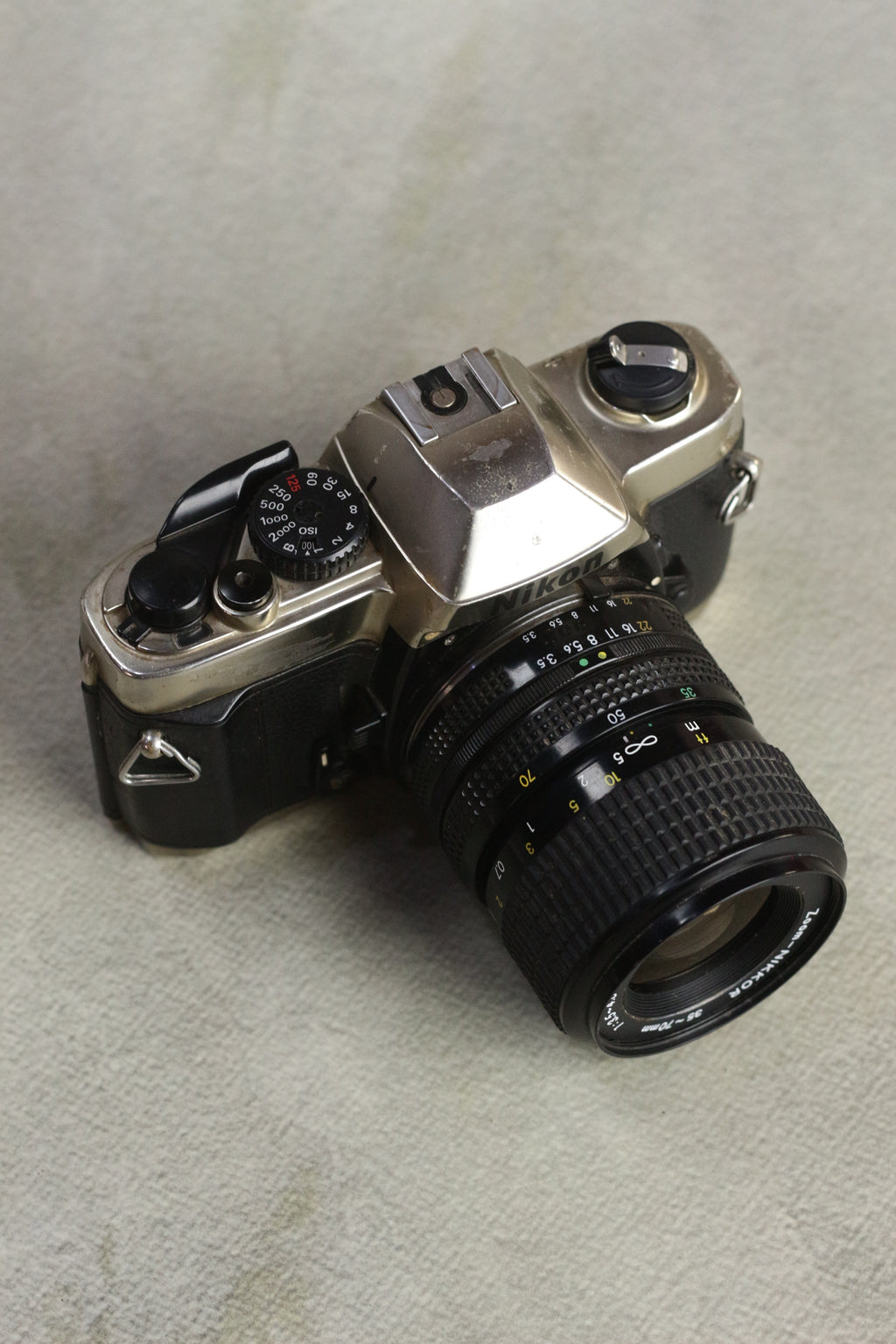 Nikon FM10 + Nikkor 35-70mm Zoom