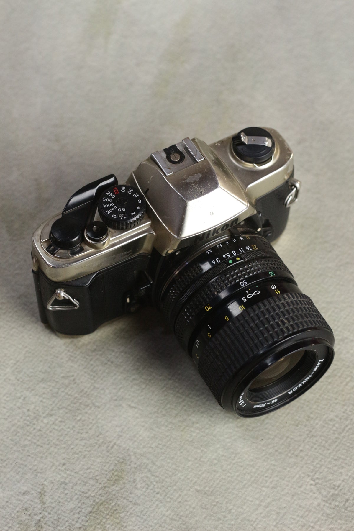 Nikon FM10 + Nikkor 35-70mm Zoom