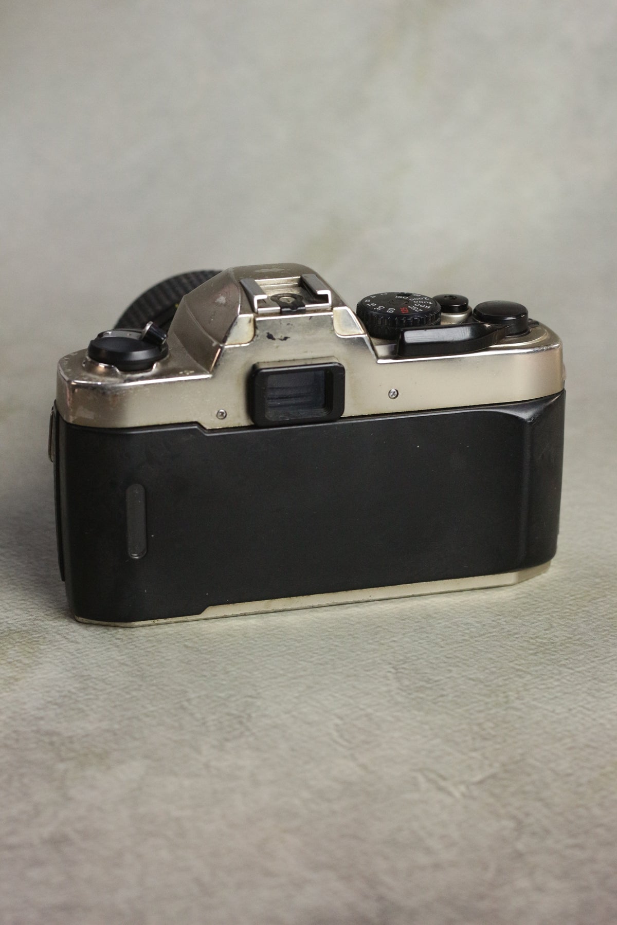Nikon FM10 + Nikkor 35-70mm Zoom