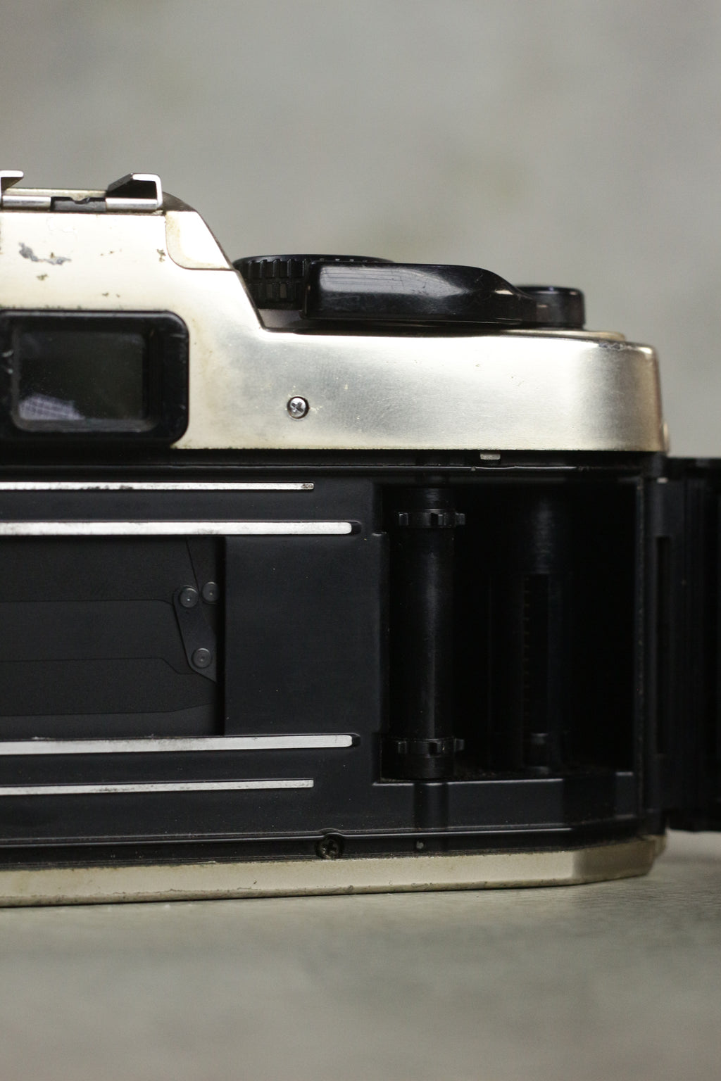Nikon FM10 + Nikkor 35-70mm Zoom
