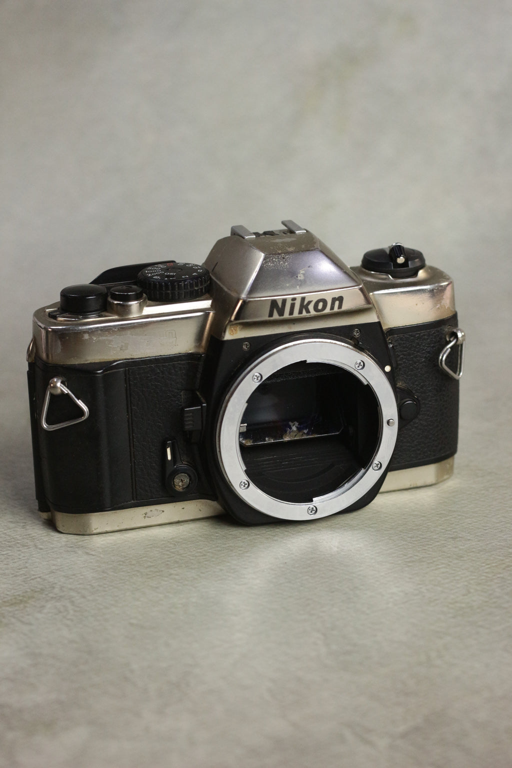 Nikon FM10 + Nikkor 35-70mm Zoom