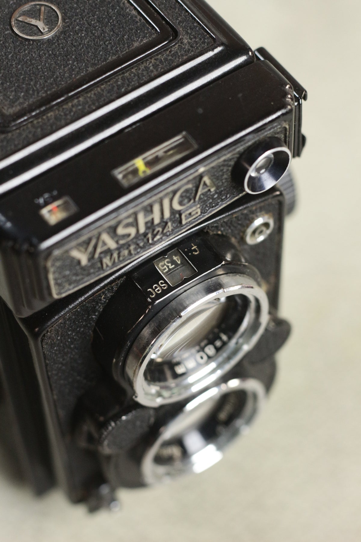 Yashica Mat-124G