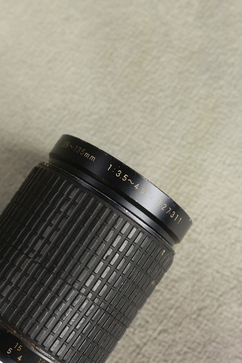 Nikon Zoom-Nikkor 35-135mm f/3.5-4.5