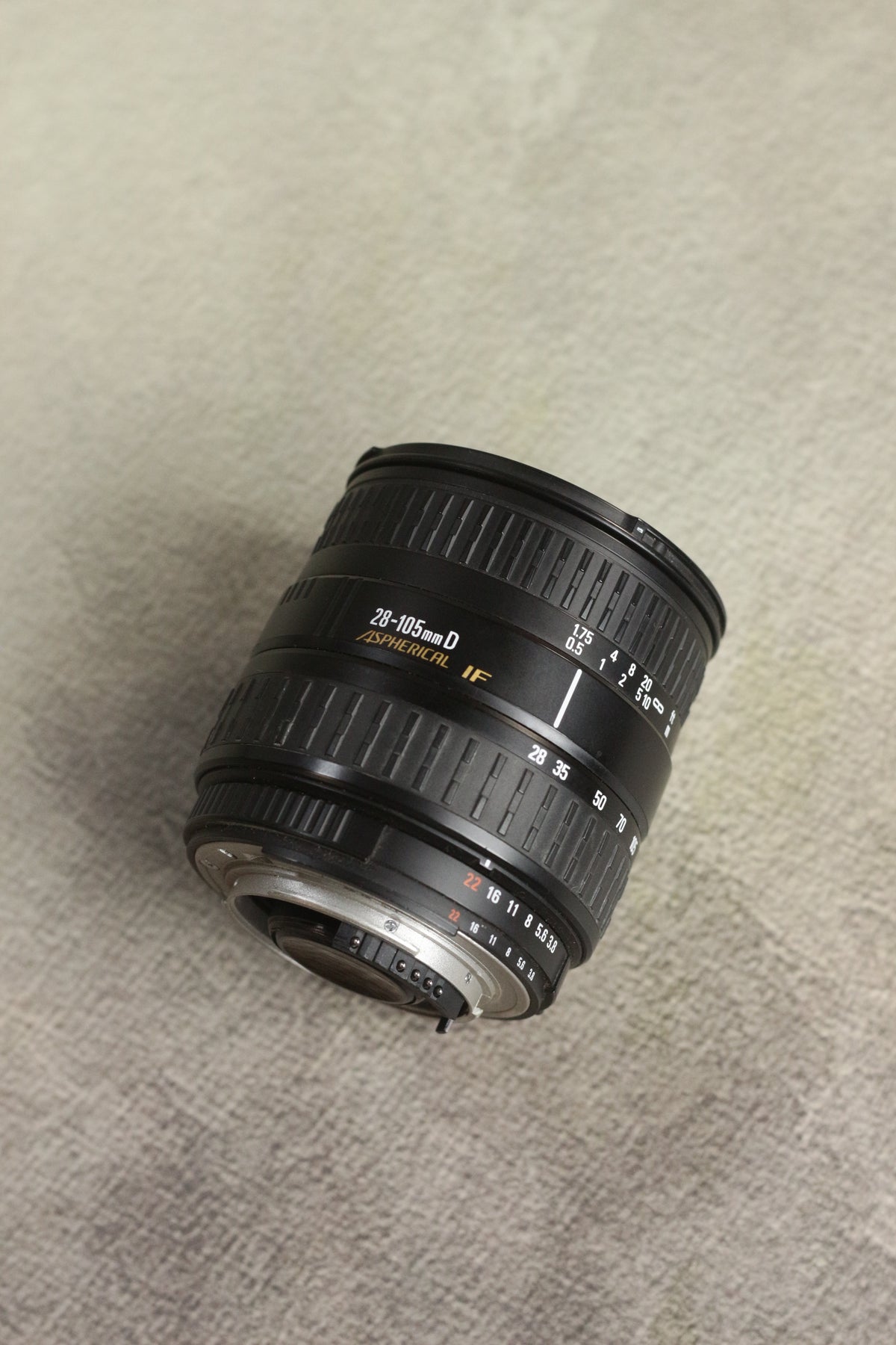 Sigma Zoom 28-105mm f/3.8-5.6 UC-III - F mount