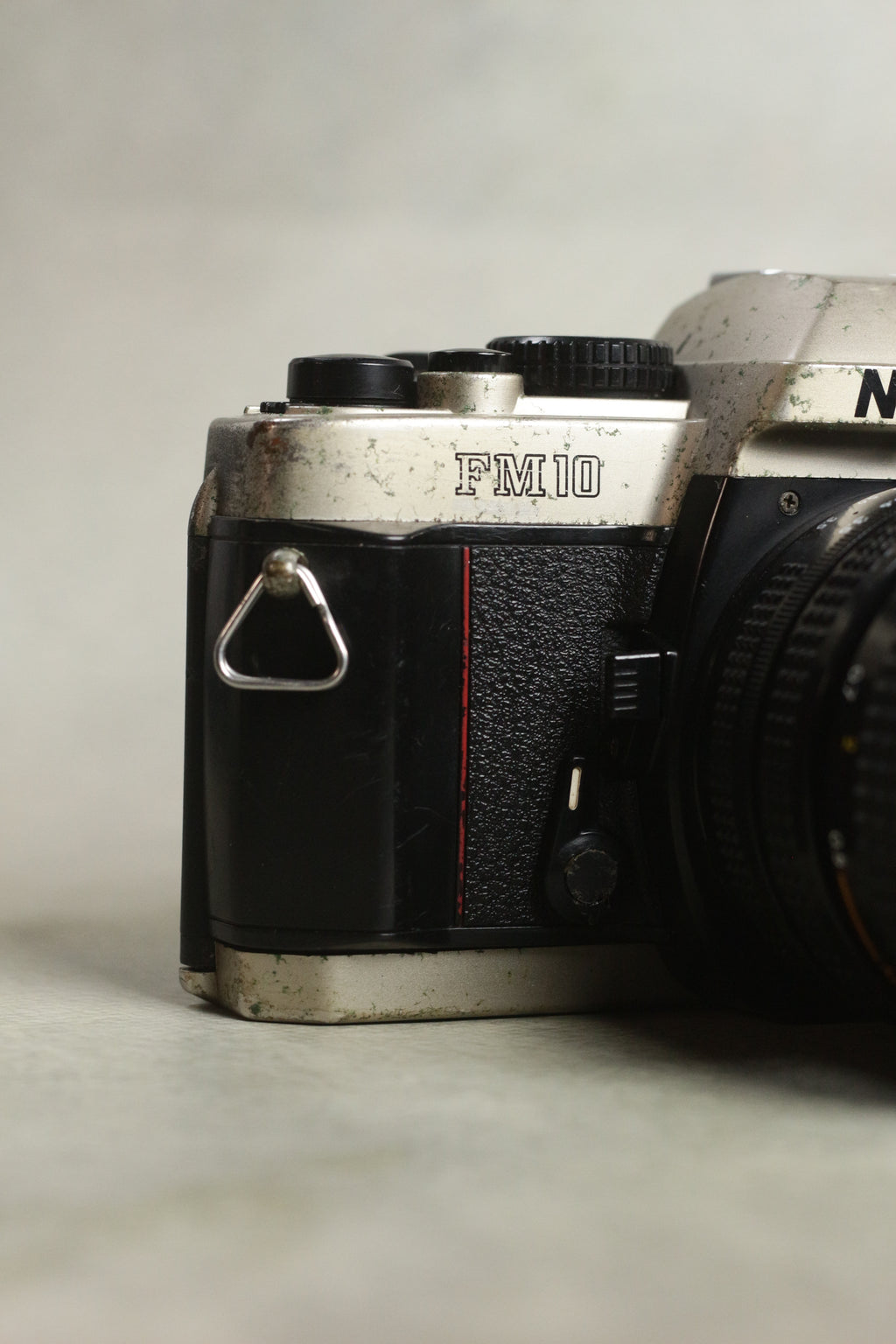Nikon FM10 + Nikkor 35-70mm Zoom