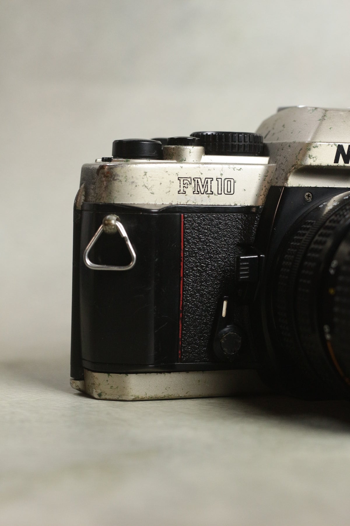 Nikon FM10 + Nikkor 35-70mm Zoom