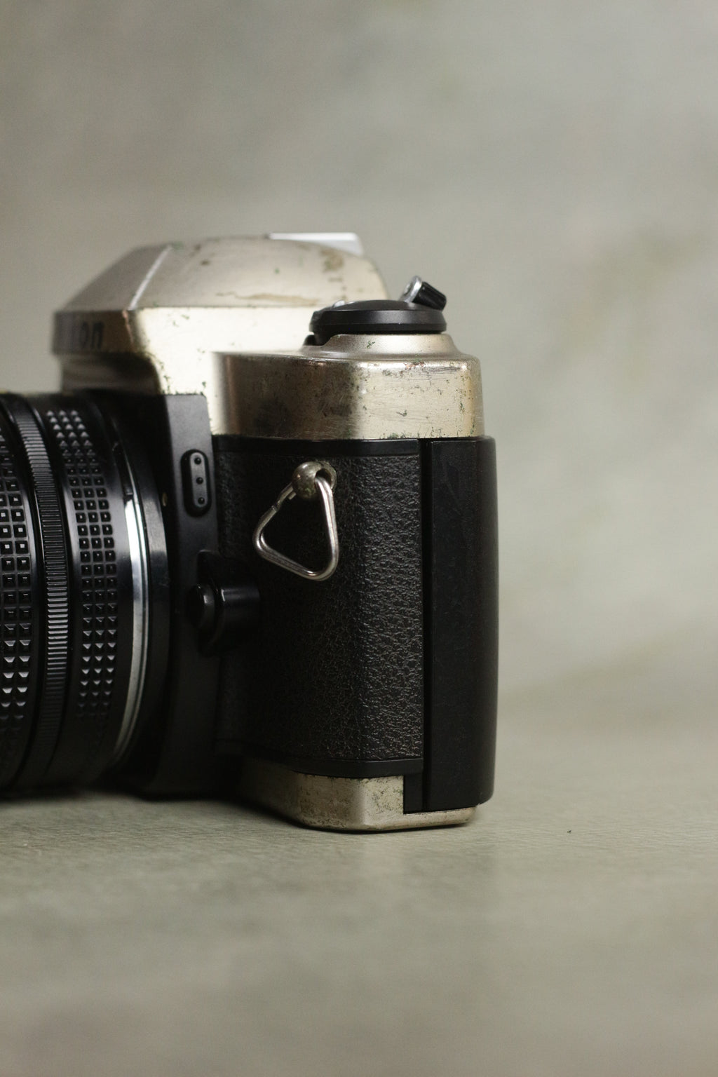 Nikon FM10 + Nikkor 35-70mm Zoom