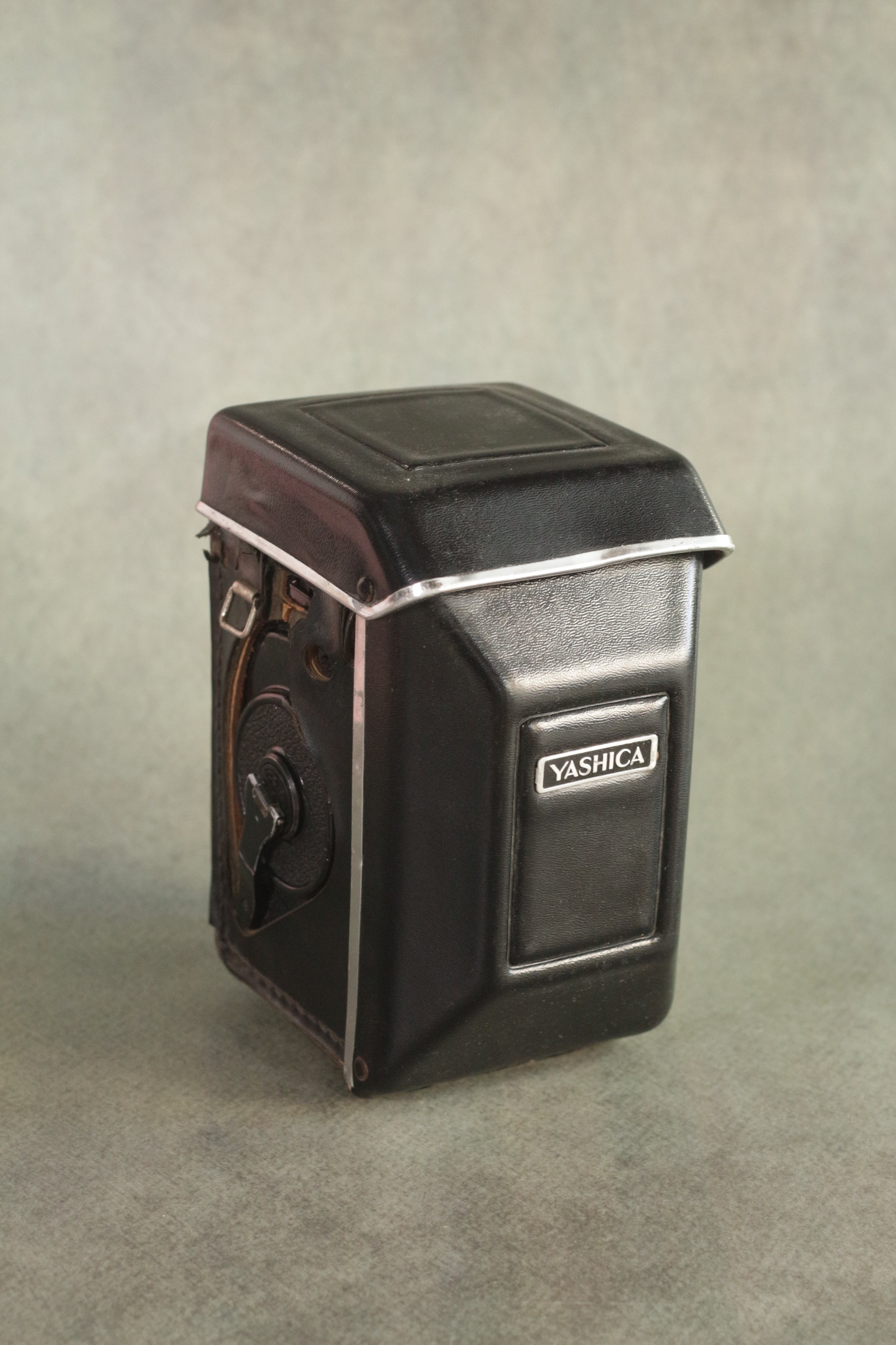 Yashica Mat-124G