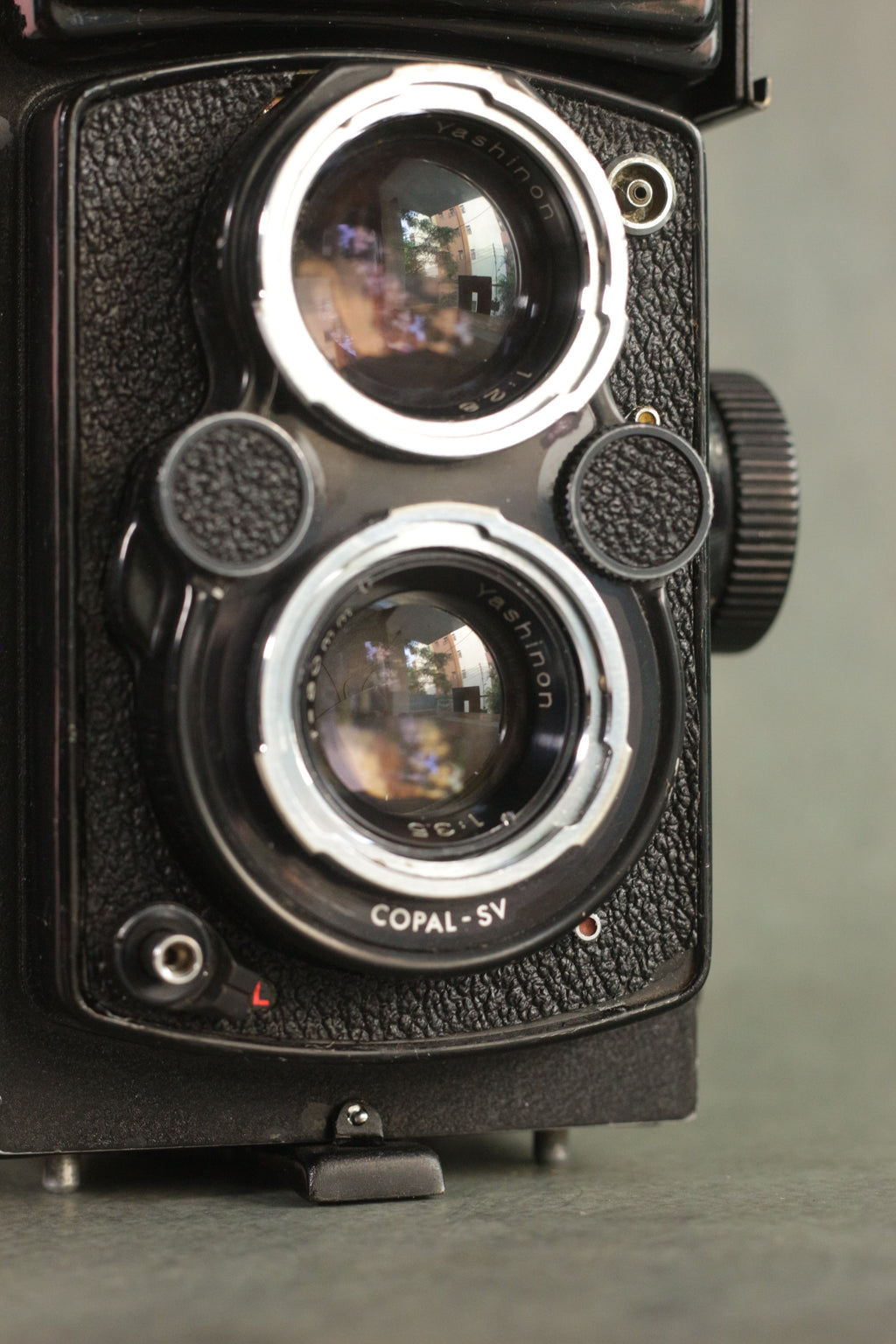 Yashica Mat-124G