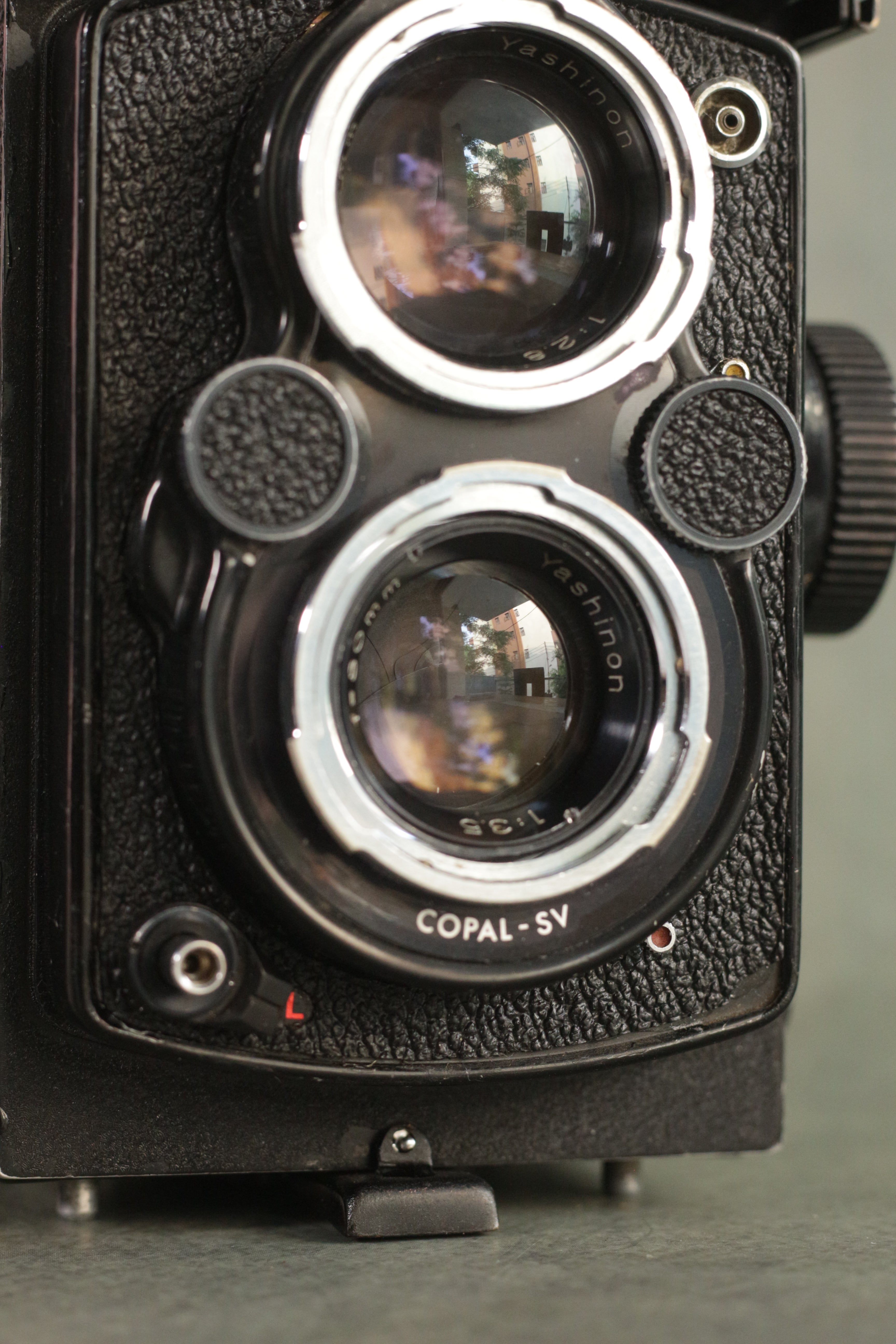 Yashica Mat-124G