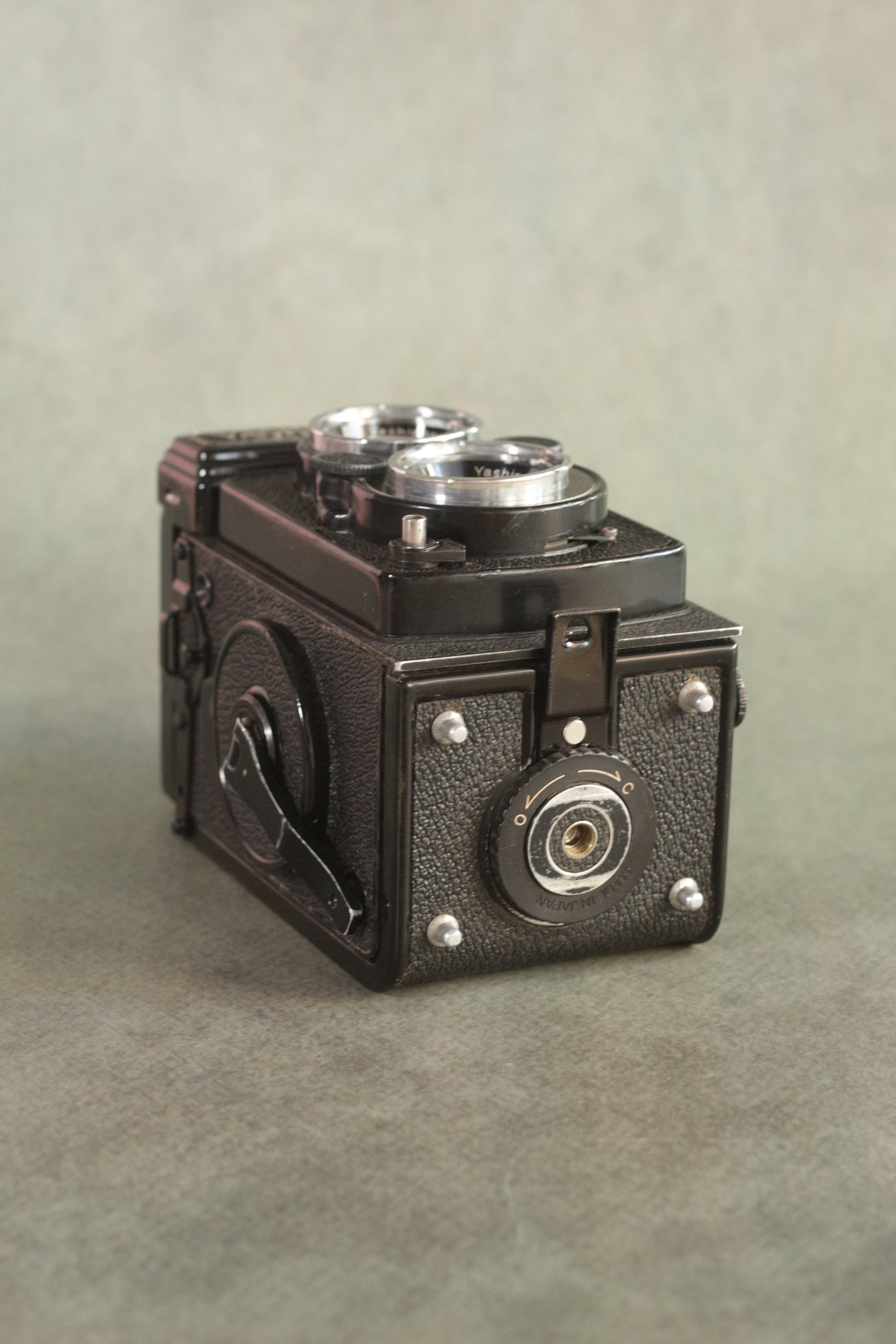 Yashica Mat-124G