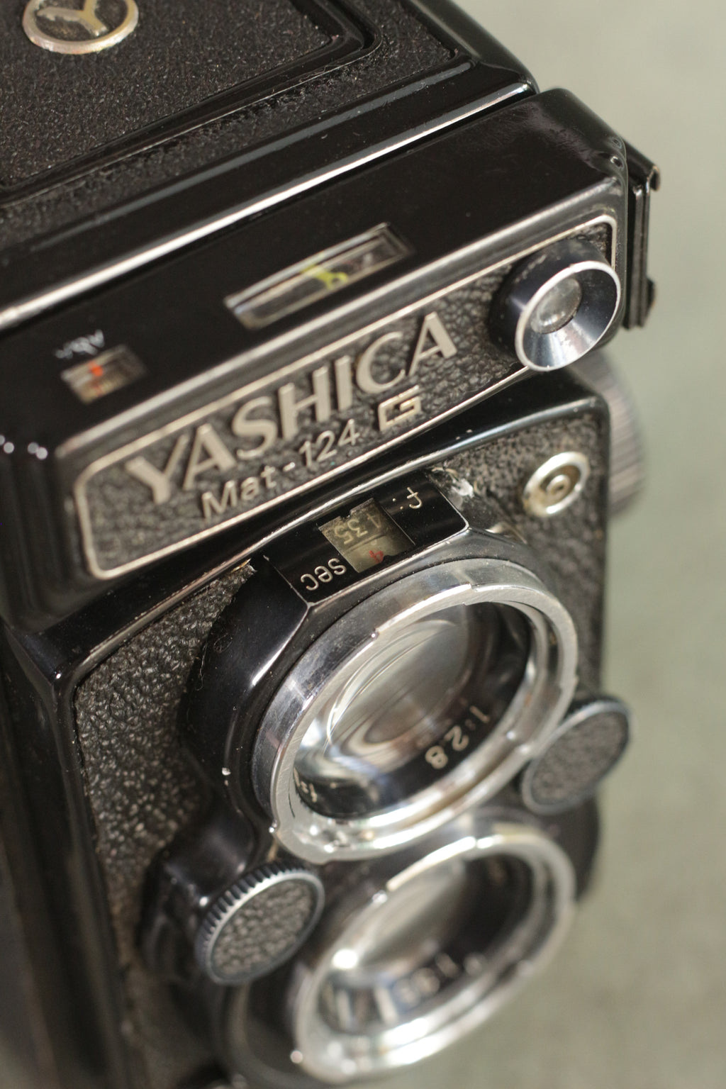 Yashica Mat-124G