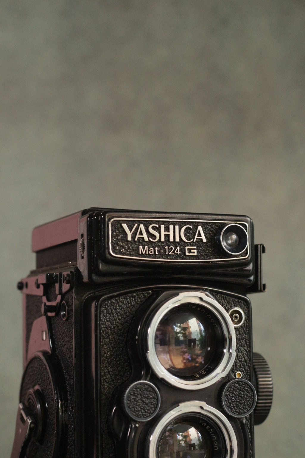 Yashica Mat-124G