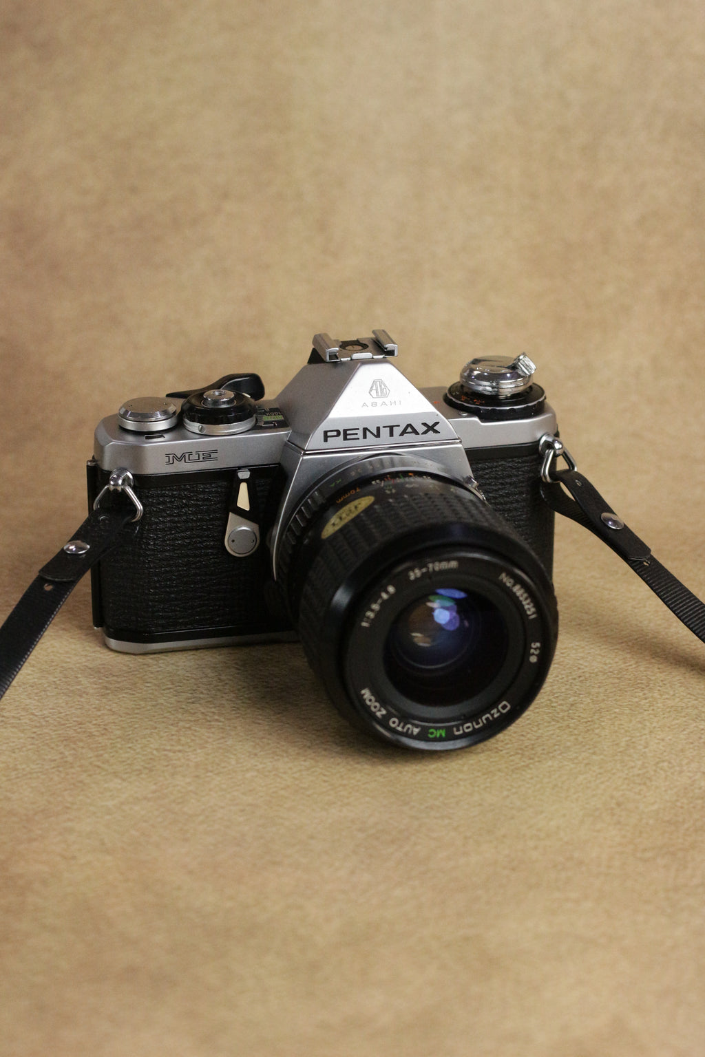 Pentax ME + Ozunon MC Auto 35-70mm F3.5-4.8 Zoom