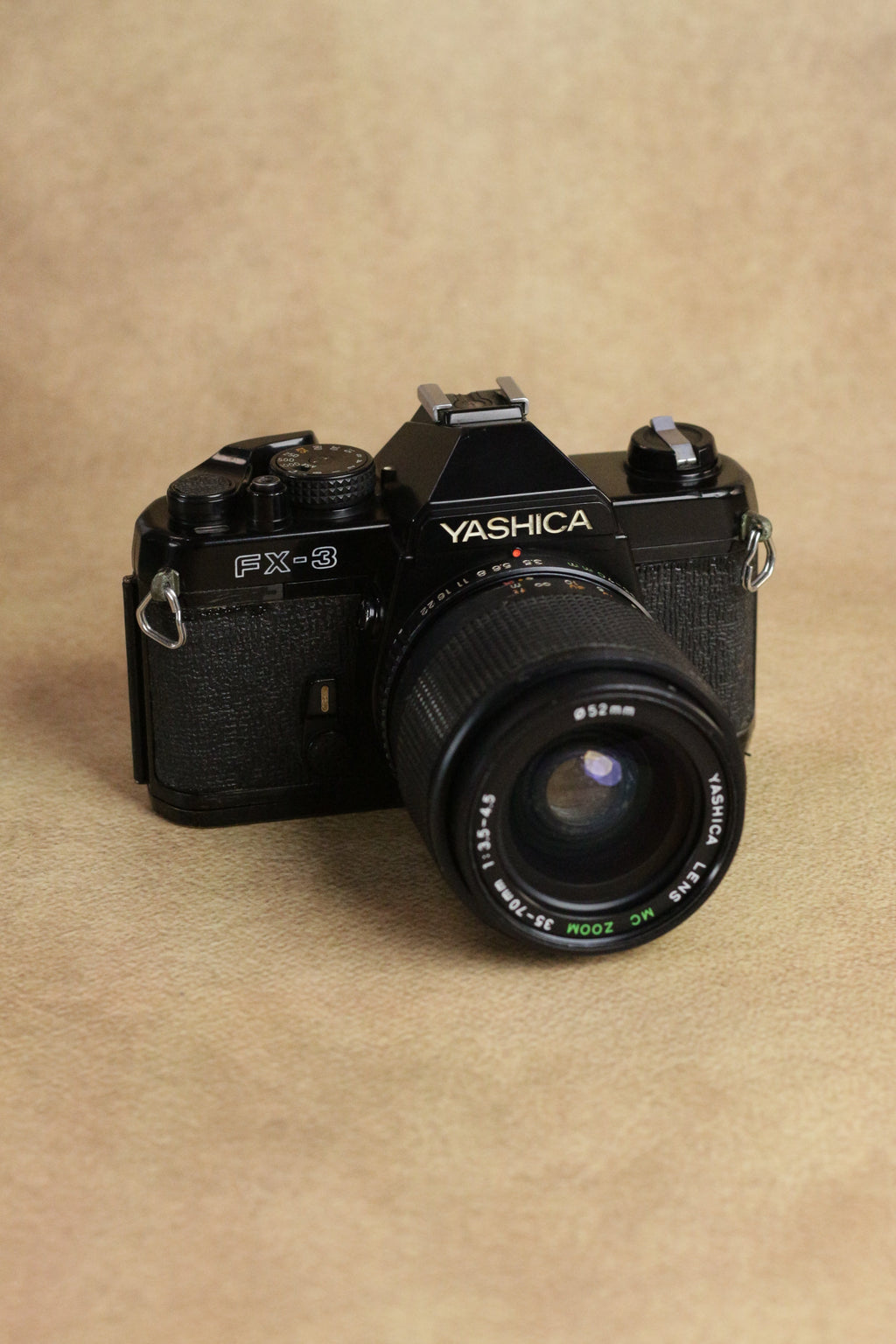 Yashica FX-3 + Yashica MC Zoom 35-70mm F3.5-4.5