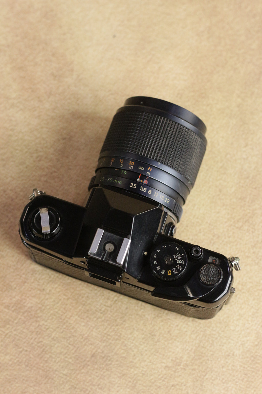 Yashica FX-3 + Yashica MC Zoom 35-70mm F3.5-4.5