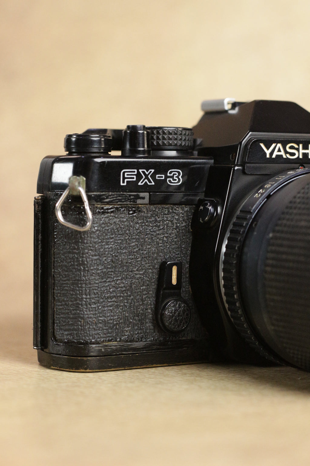 Yashica FX-3 + Yashica MC Zoom 35-70mm F3.5-4.5