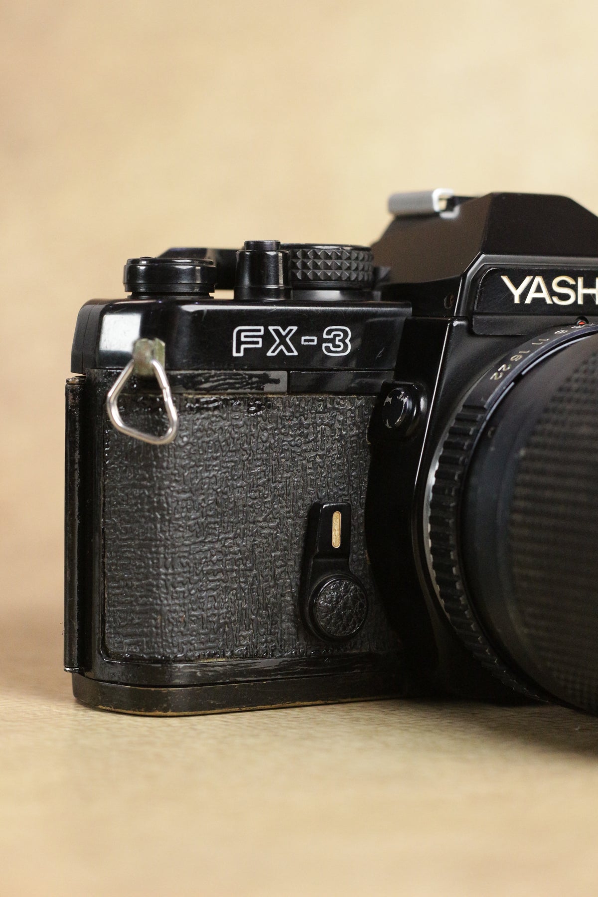 Yashica FX-3 + Yashica MC Zoom 35-70mm F3.5-4.5