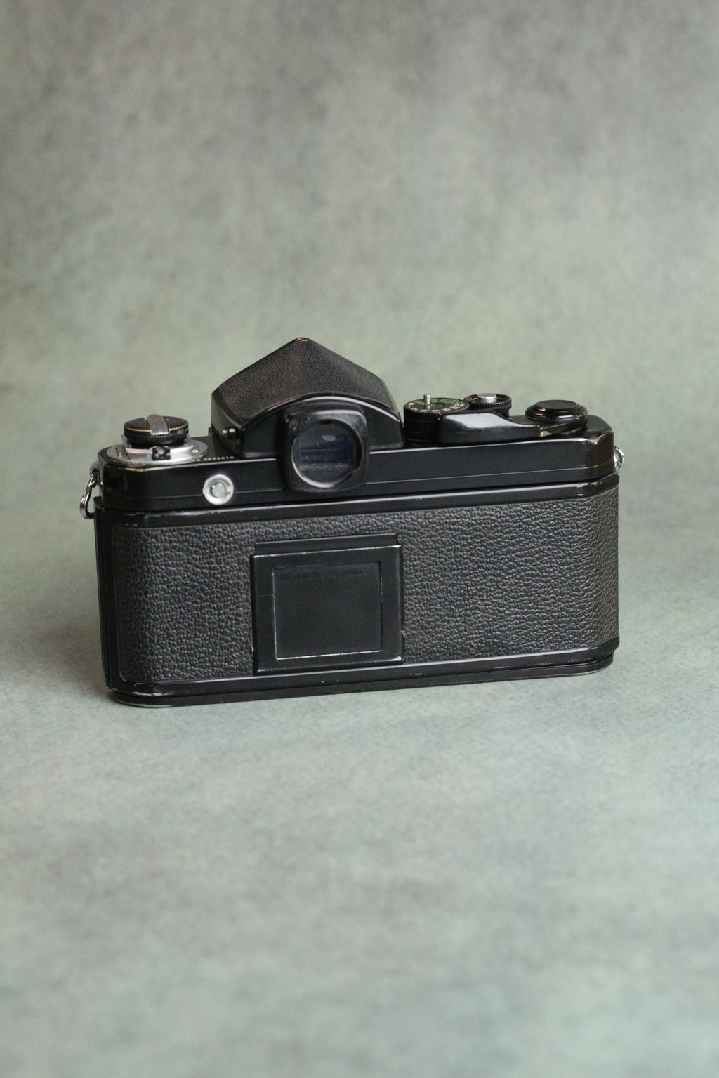 Nikon F2 + DE-1 Eye-Level Finder + Nikkor-SC Auto 50mm F1.4