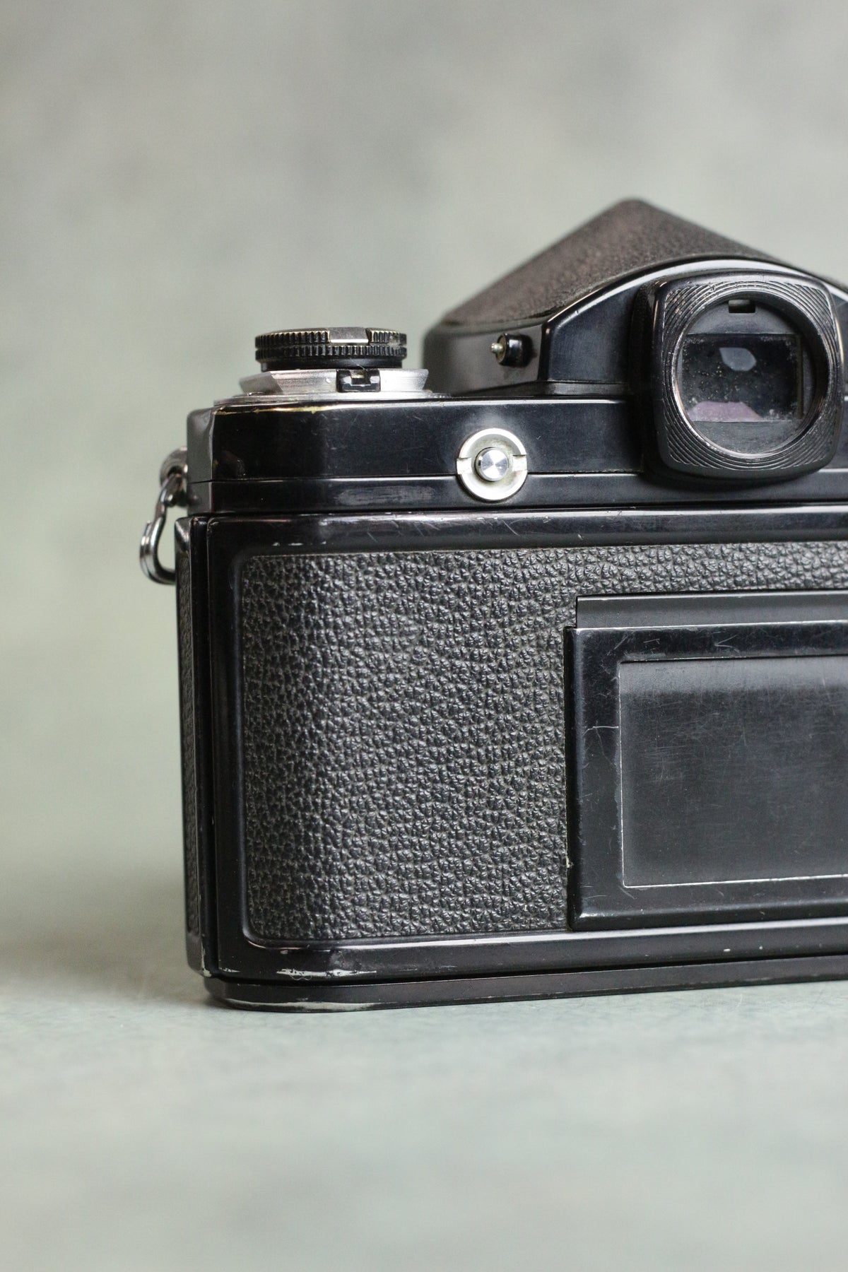 Nikon F2 + DE-1 Eye-Level Finder + Nikkor-SC Auto 50mm F1.4