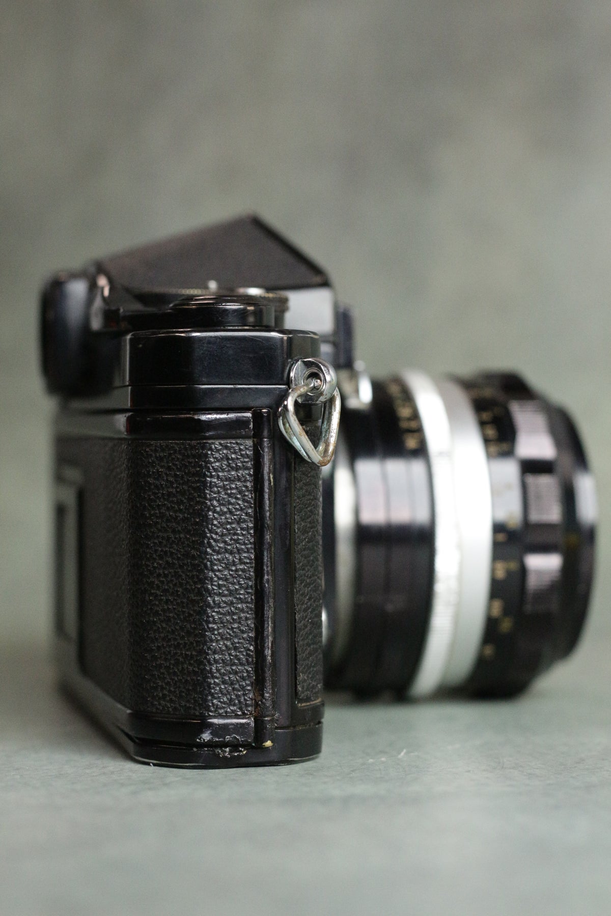 Nikon F2 + DE-1 Eye-Level Finder + Nikkor-SC Auto 50mm F1.4