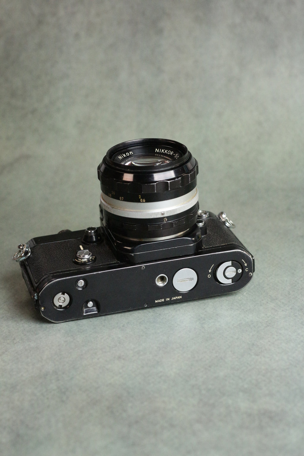 Nikon F2 + DE-1 Eye-Level Finder + Nikkor-SC Auto 50mm F1.4