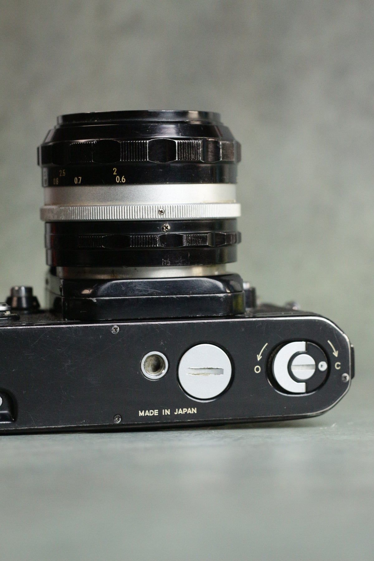 Nikon F2 + DE-1 Eye-Level Finder + Nikkor-SC Auto 50mm F1.4