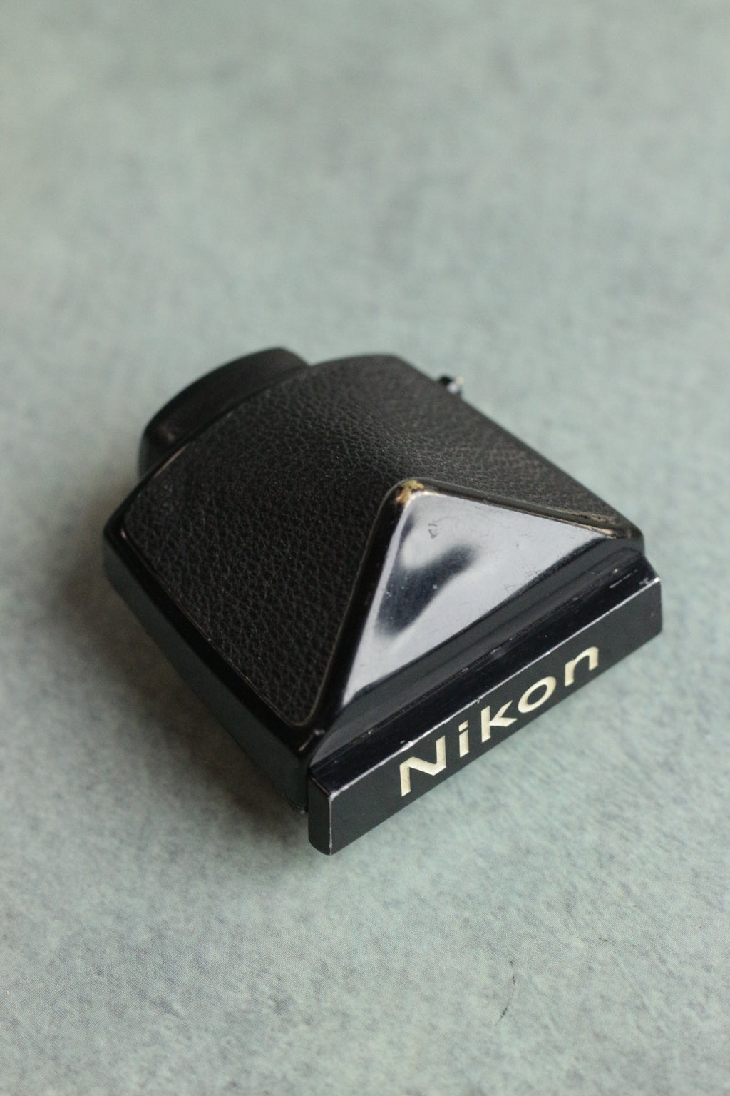 Nikon F2 + DE-1 Eye-Level Finder + Nikkor-SC Auto 50mm F1.4