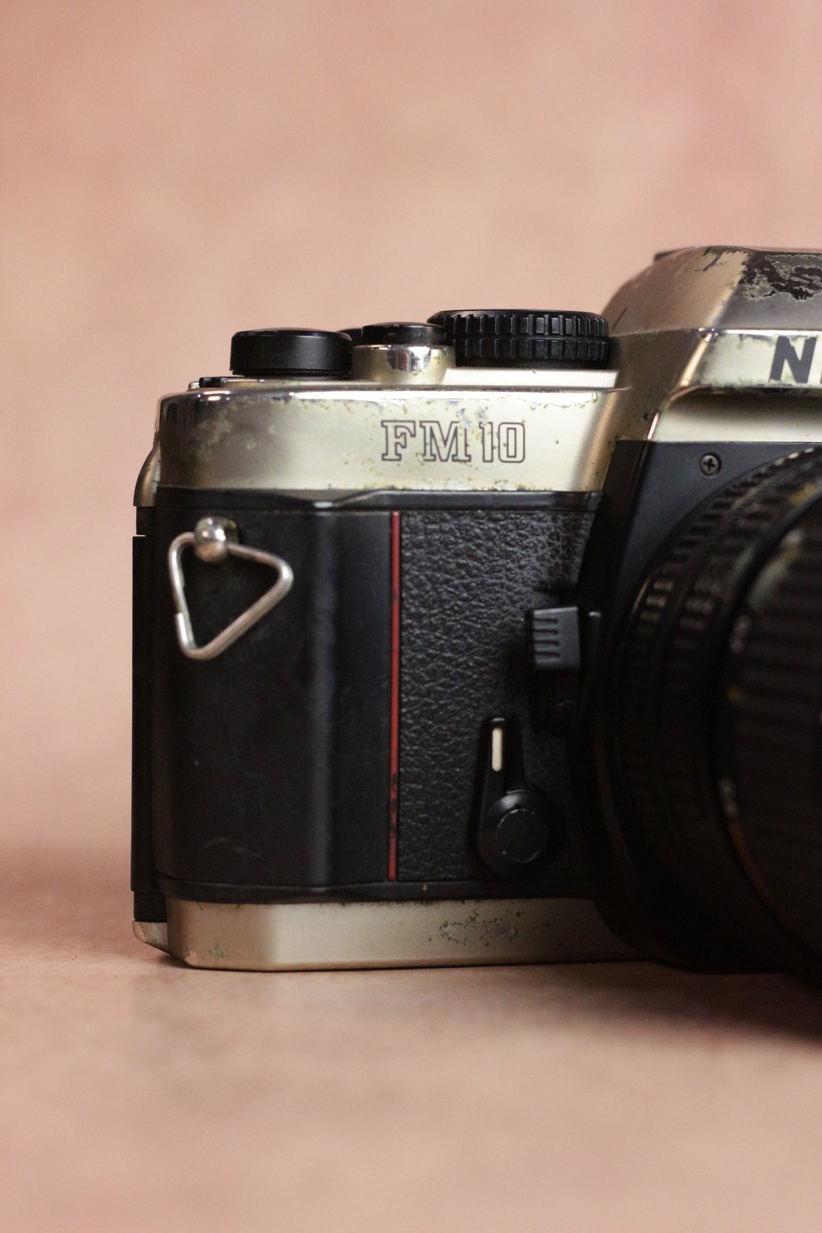 Nikon FM10 + Zoom Nikkor 35-70mm