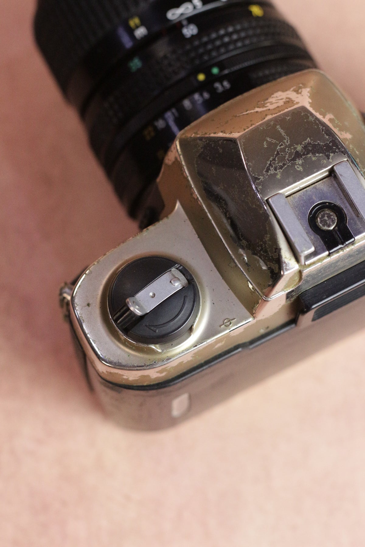 Nikon FM10 + Zoom Nikkor 35-70mm
