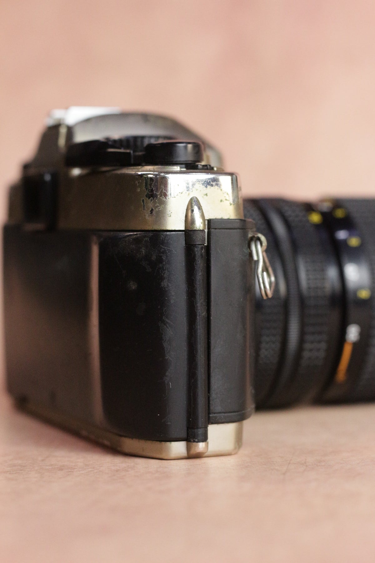 Nikon FM10 + Zoom Nikkor 35-70mm