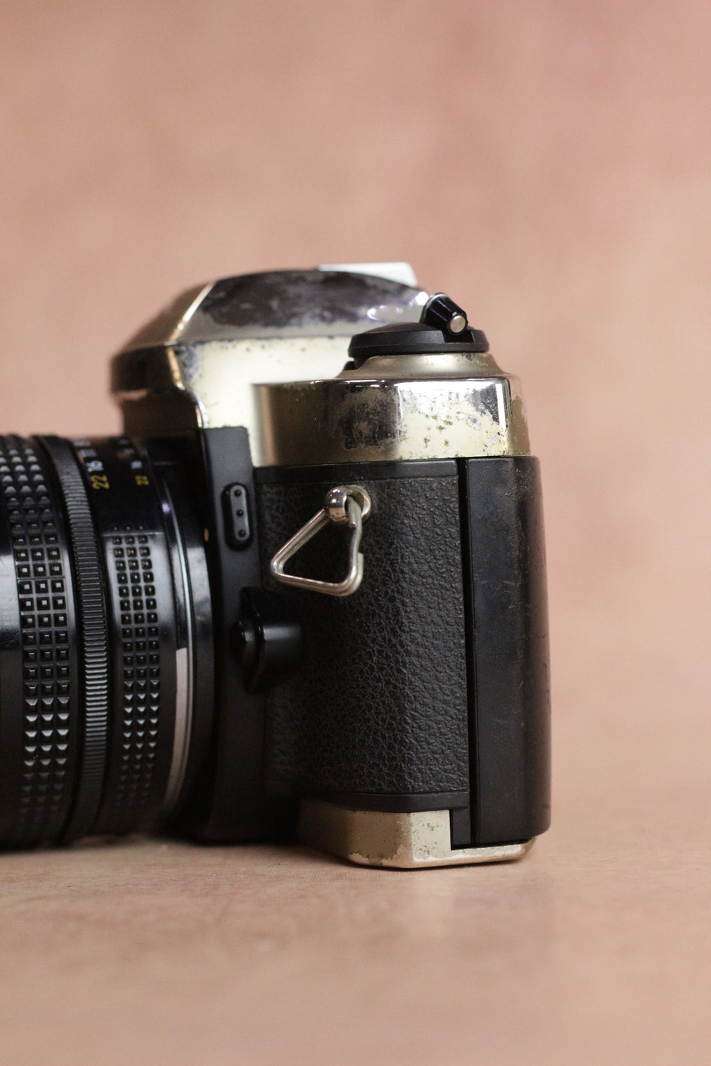 Nikon FM10 + Zoom Nikkor 35-70mm