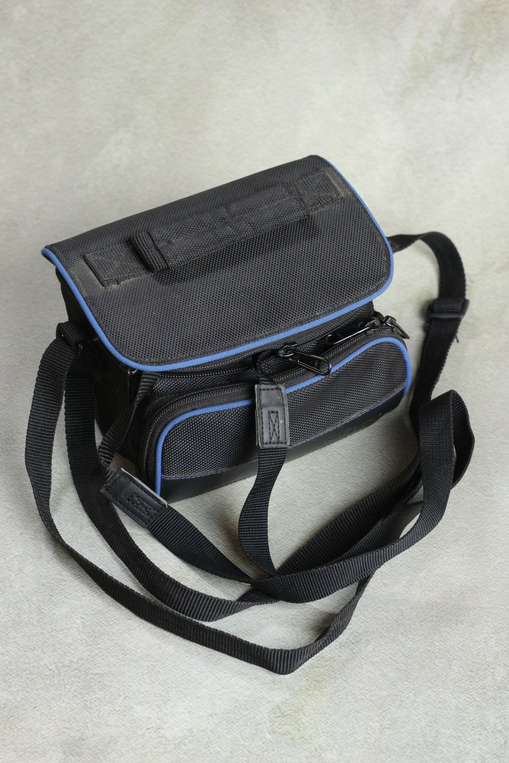 Sony Cyber-shot DSC-H200