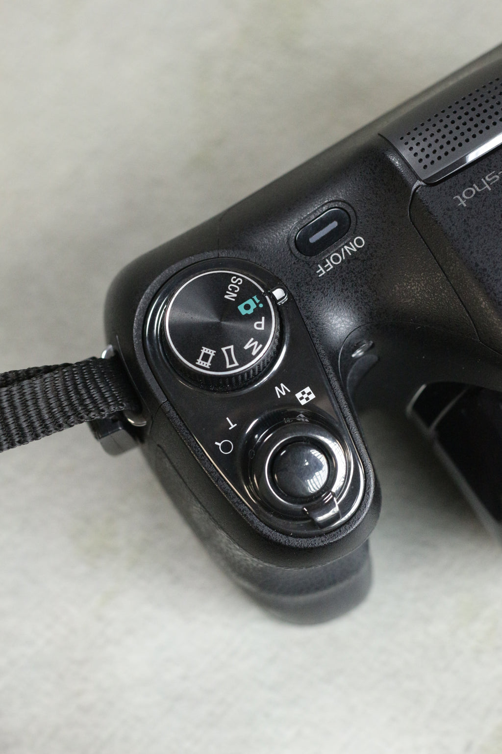 Sony Cyber-shot DSC-H200