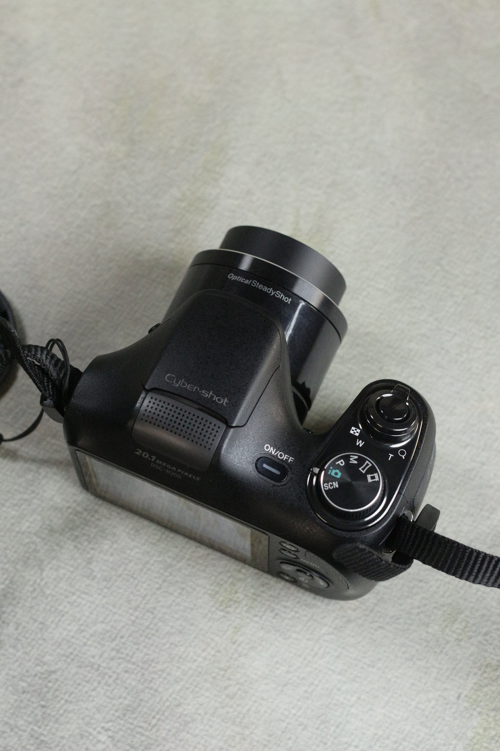 Sony Cyber-shot DSC-H200