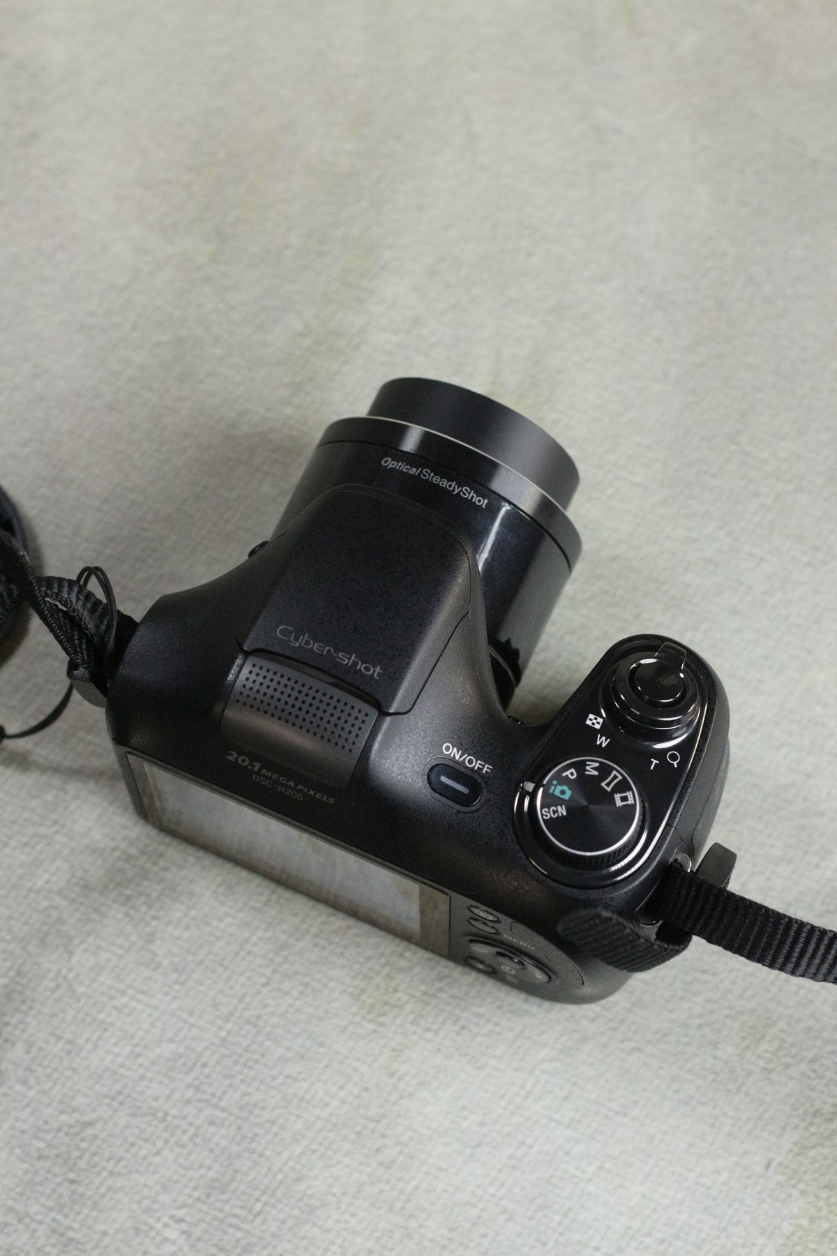 Sony Cyber-shot DSC-H200