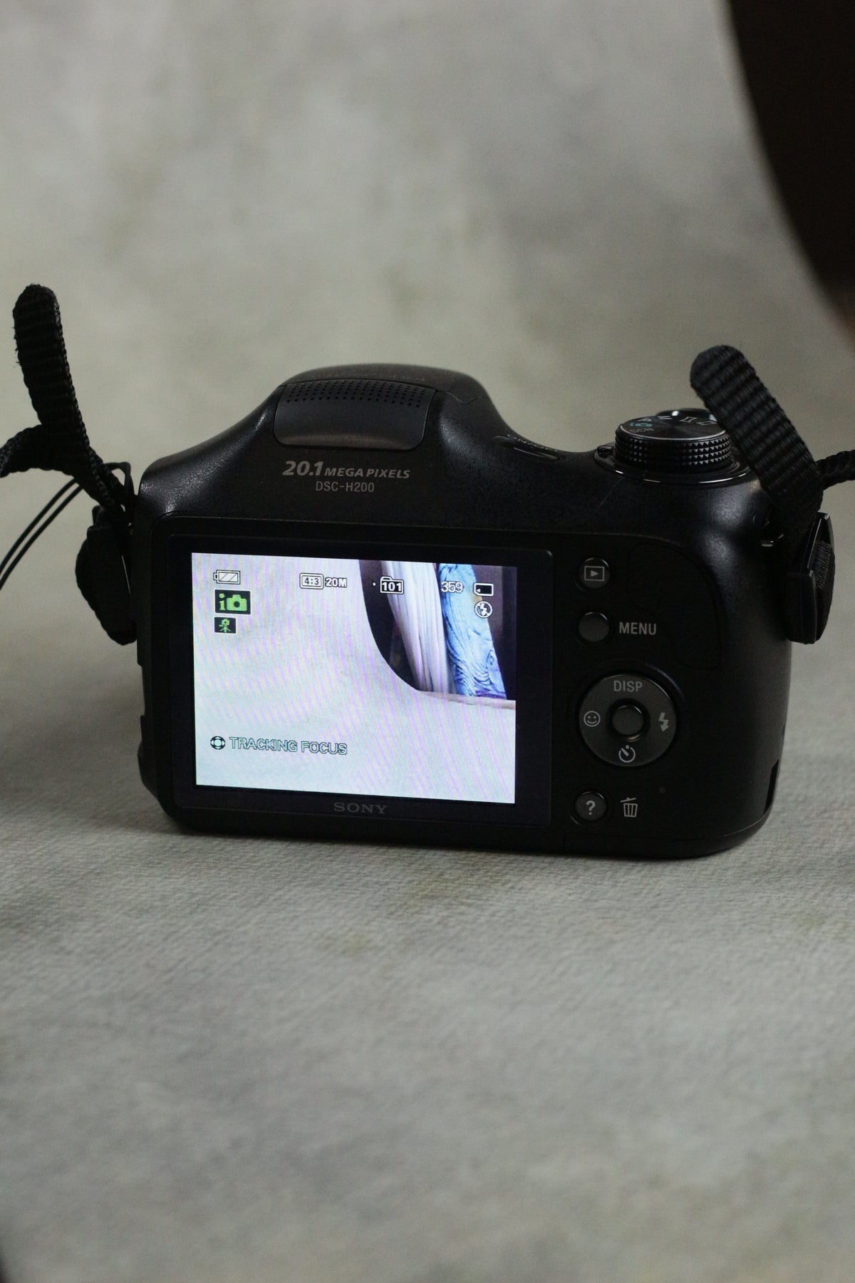 Sony Cyber-shot DSC-H200