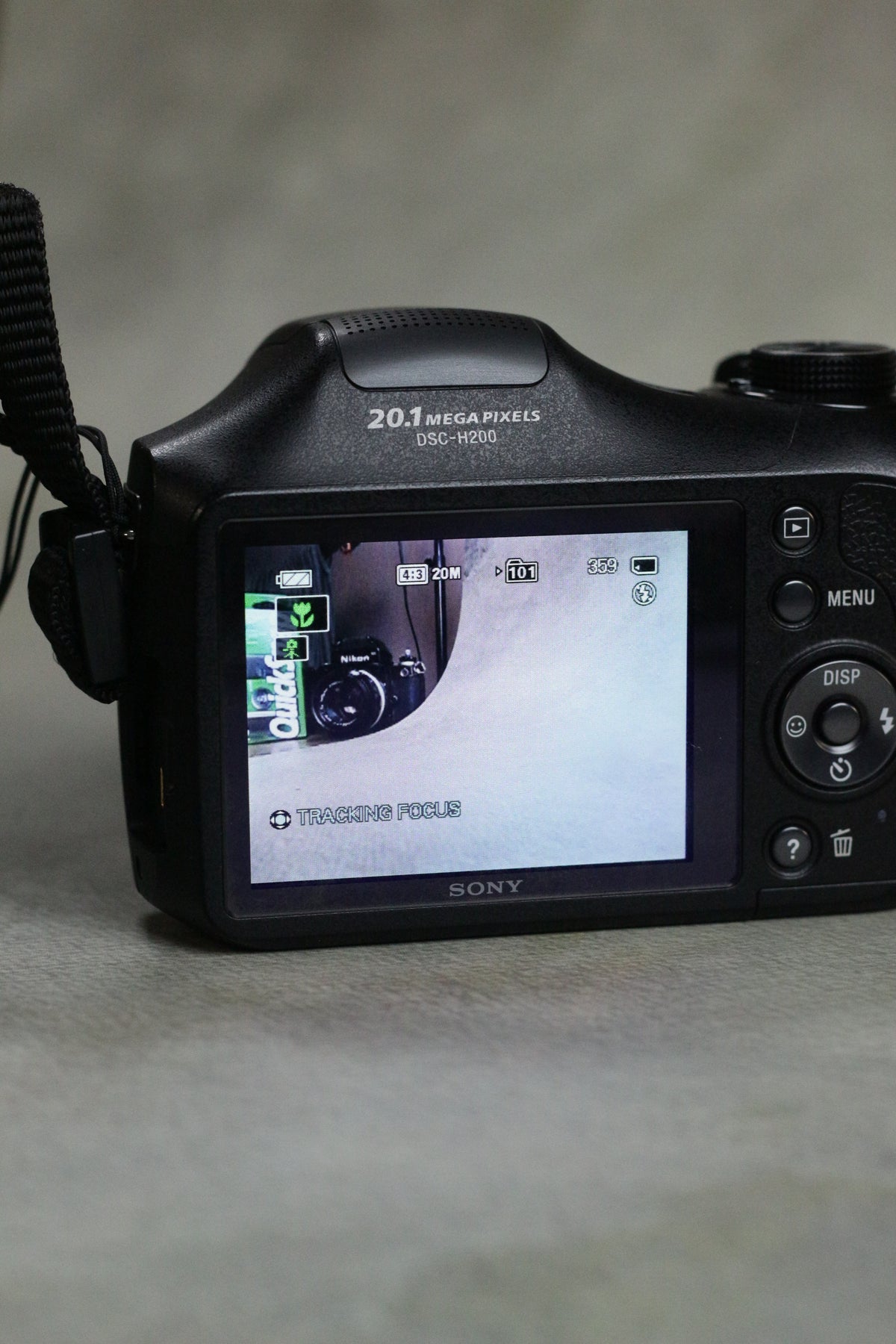 Sony Cyber-shot DSC-H200
