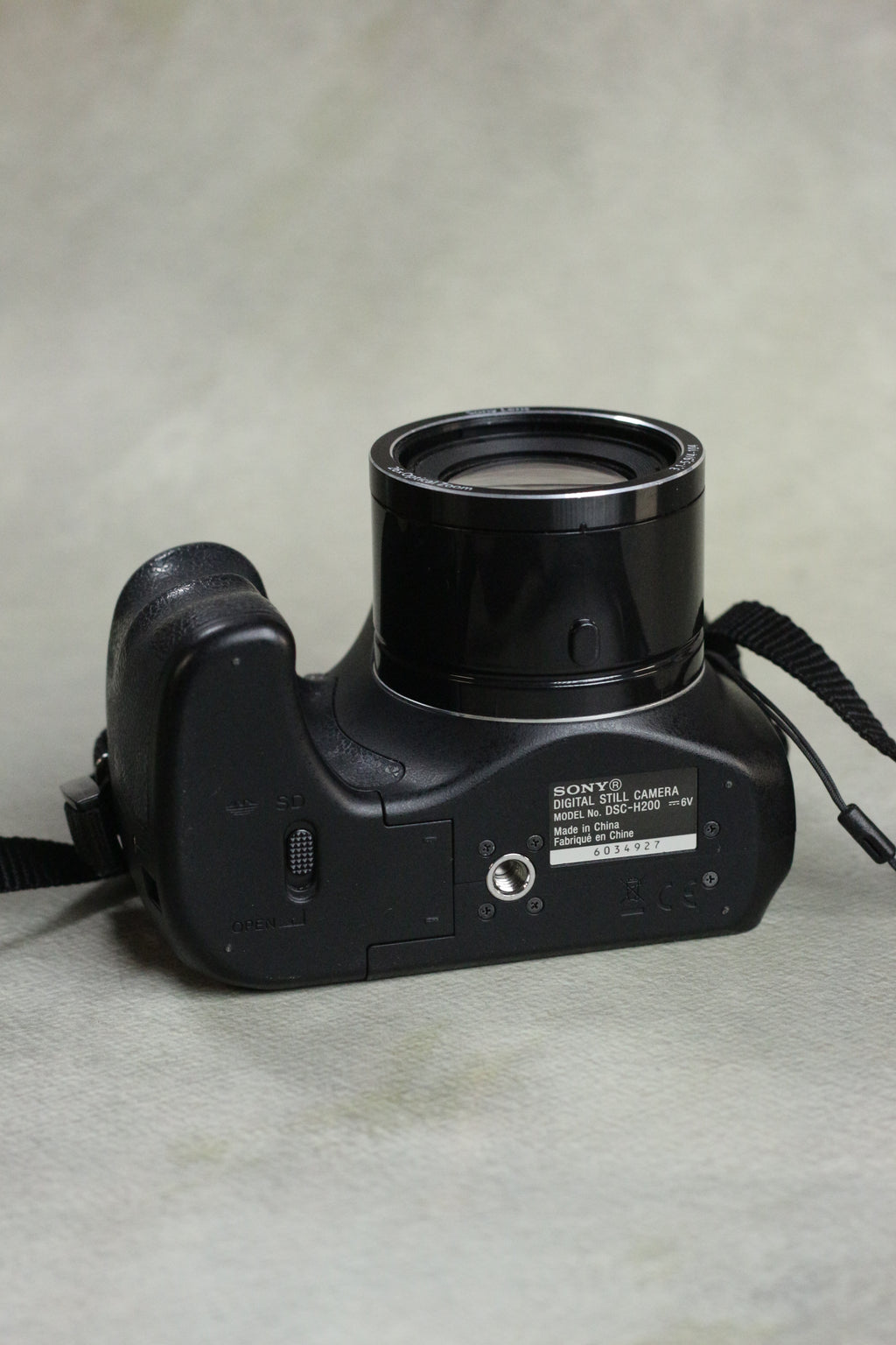 Sony Cyber-shot DSC-H200