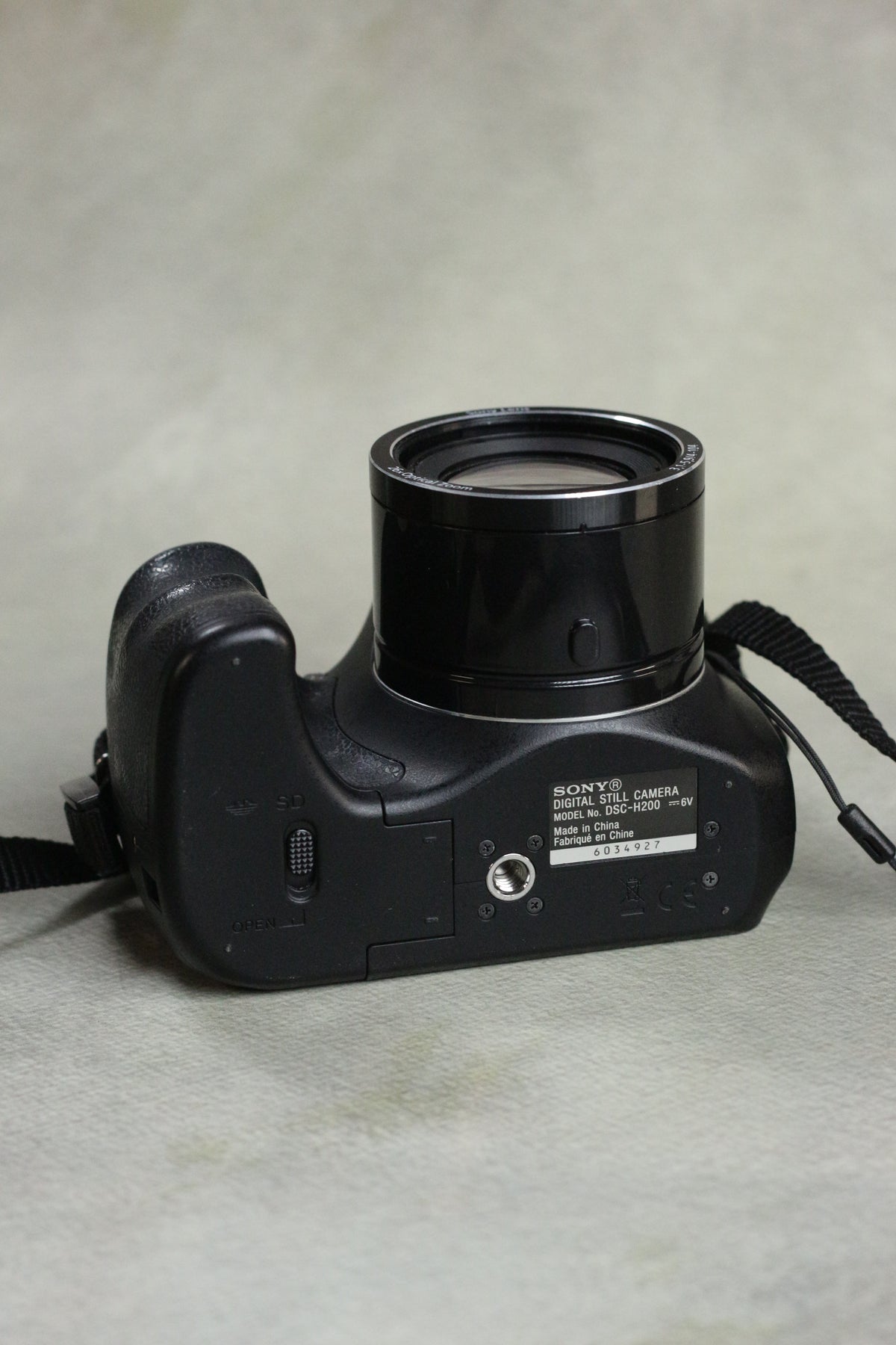 Sony Cyber-shot DSC-H200
