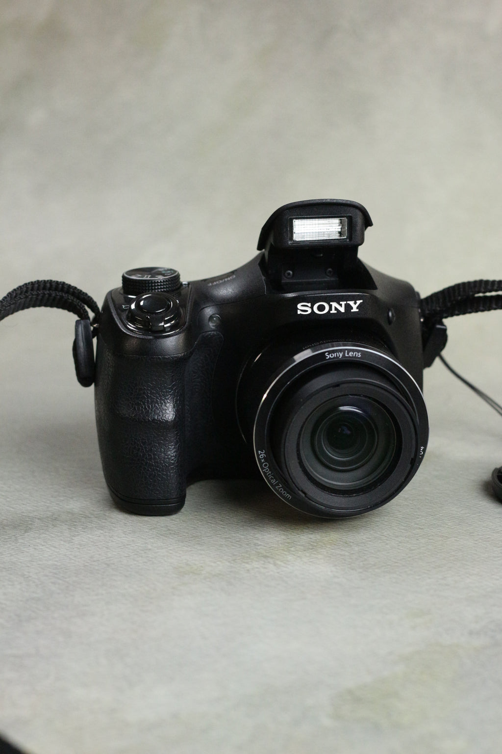 Sony Cyber-shot DSC-H200